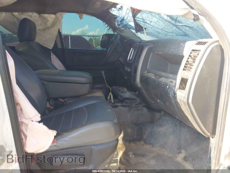 2016 RAM 2500 (VIN 3C6UR5CL6GG260393) — photo 5 of 11