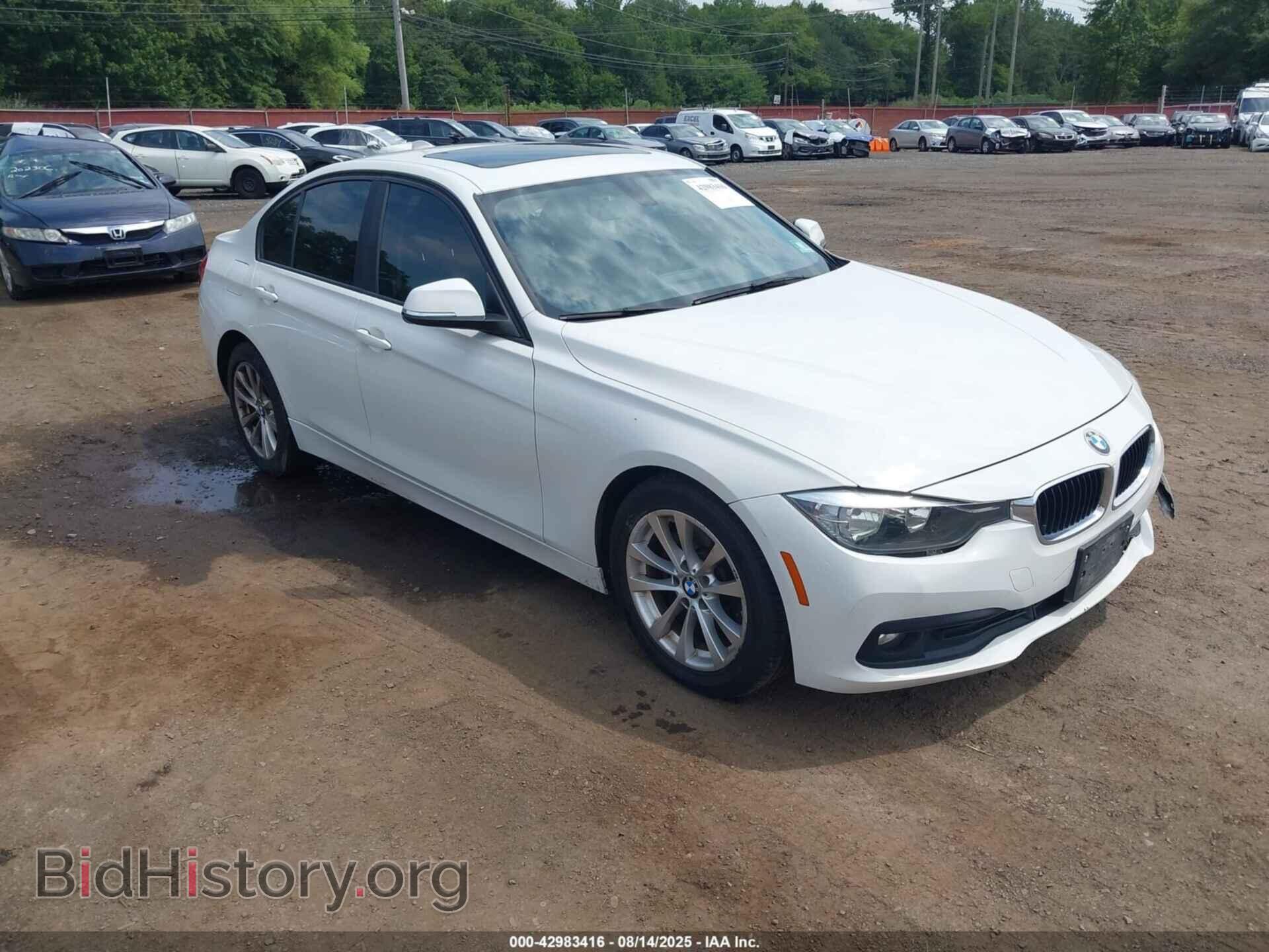 Photo WBA8E1G52GNT36402 - BMW 320I 2016