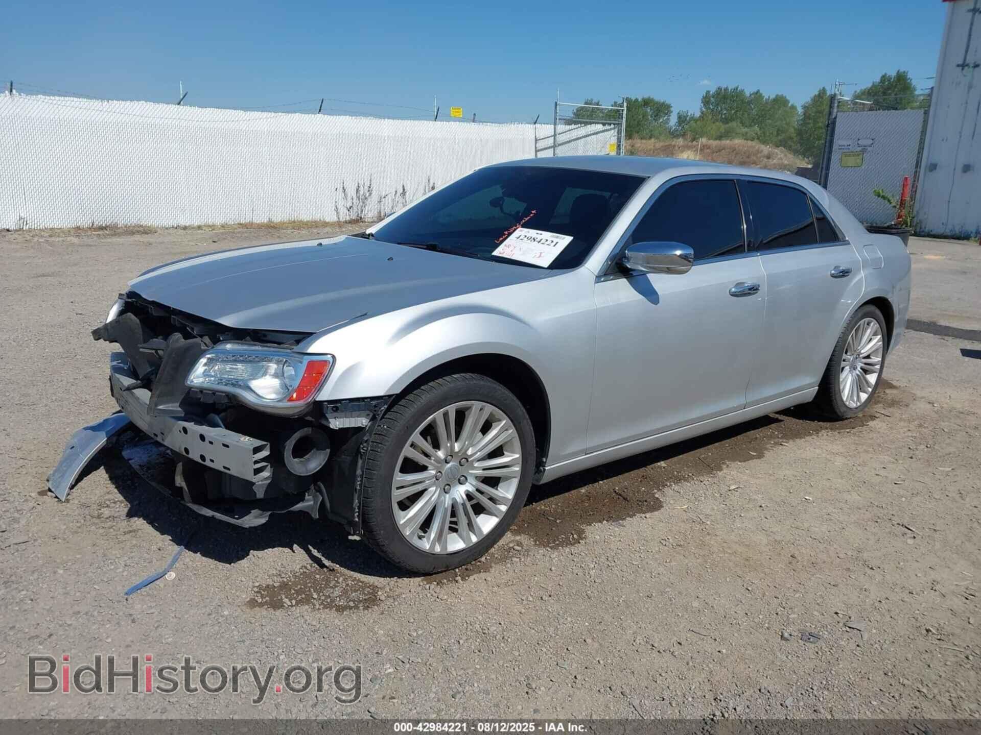 2011 CHRYSLER 300 - VIN: 2C3CA5CG4BH614245 - Фото 2