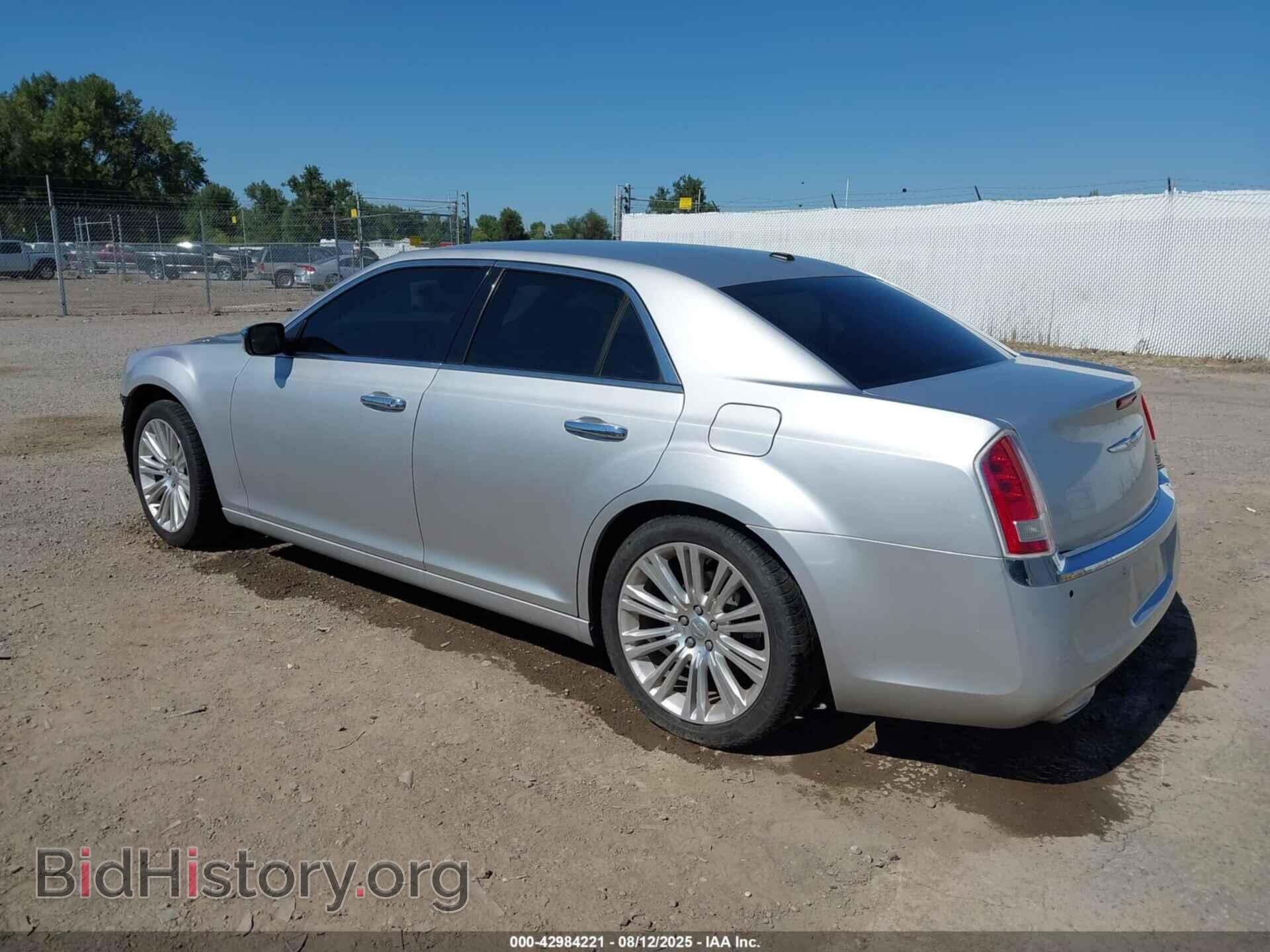 2011 CHRYSLER 300 - VIN: 2C3CA5CG4BH614245 - Фото 3
