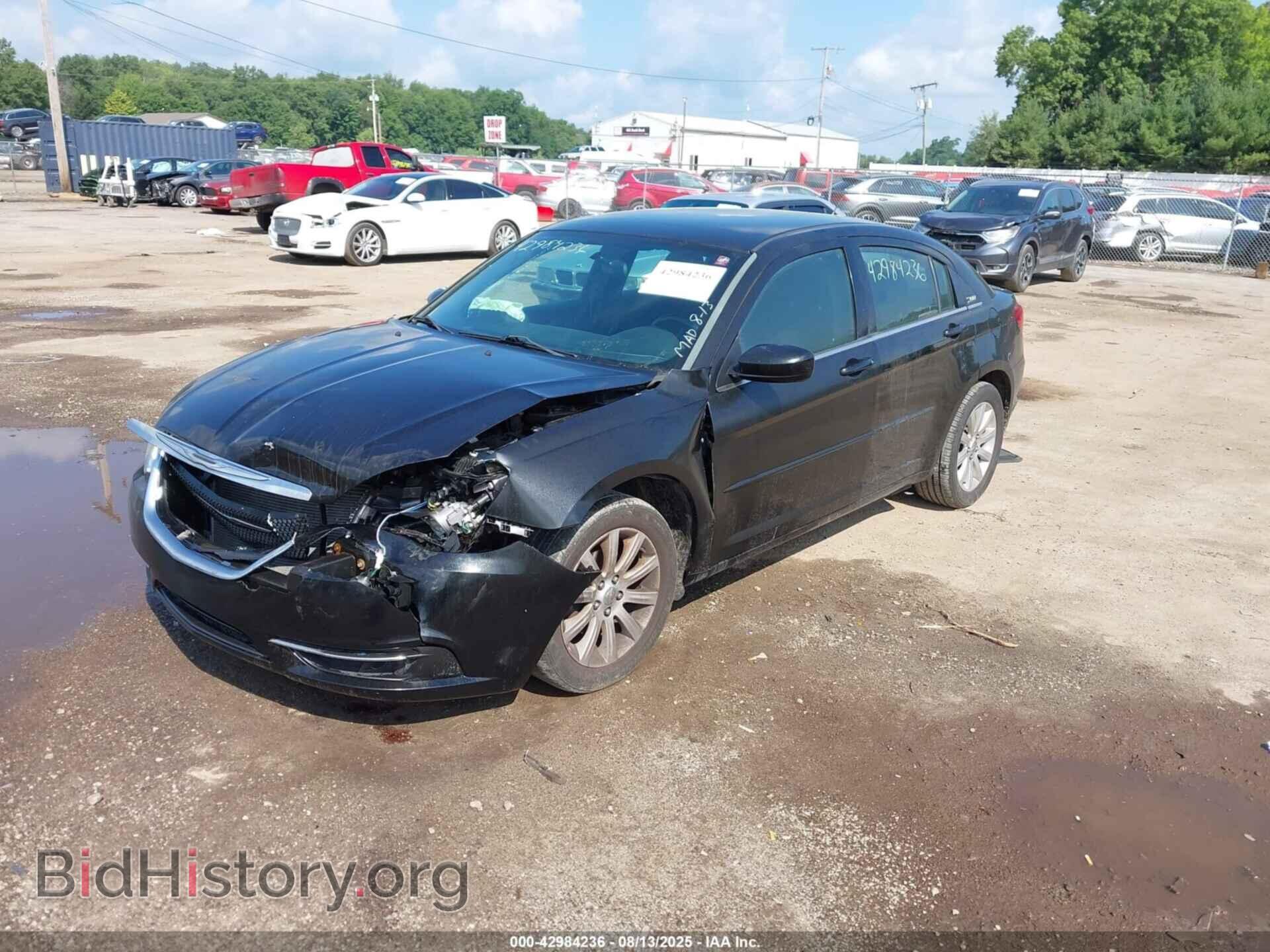 2013 CHRYSLER 200 - VIN: 1C3CCBBB5DN721720 - Фото 2