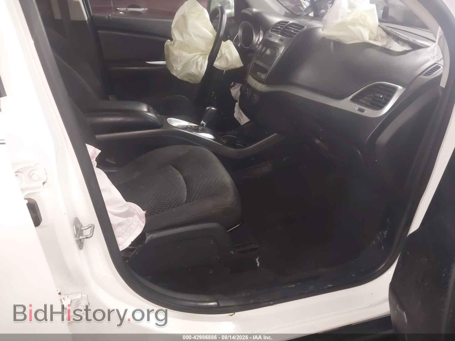 2018 DODGE JOURNEY - VIN: 3C4PDCAB9JT229558 - Фото 5