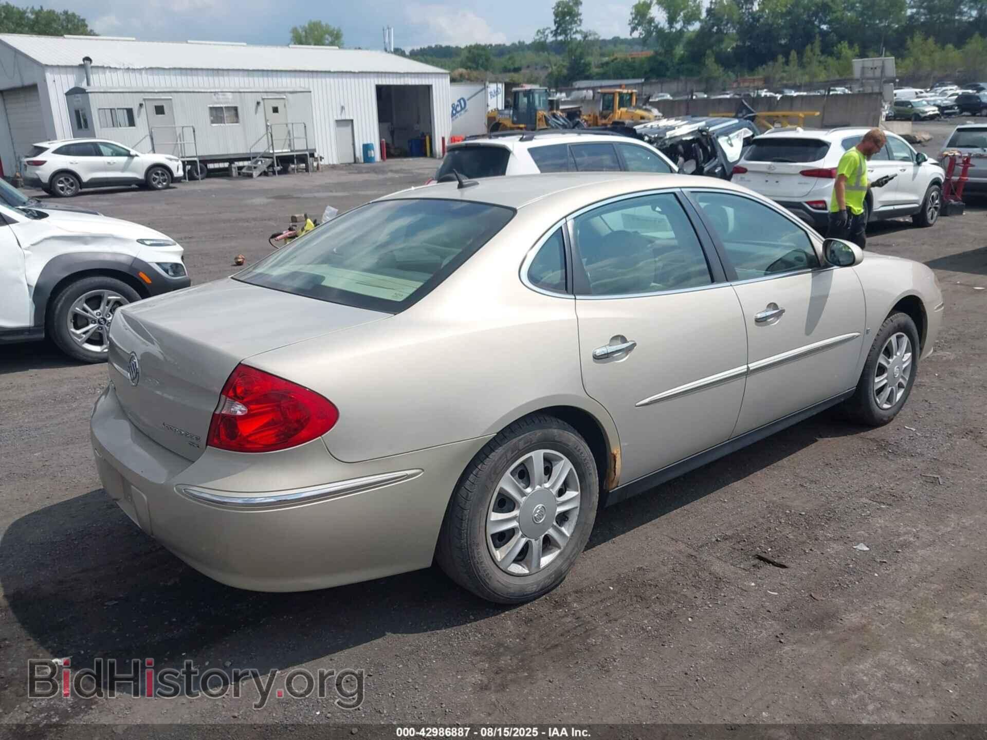 2008 BUICK LACROSSE - VIN: 2G4WC582881185379 - Photo 4