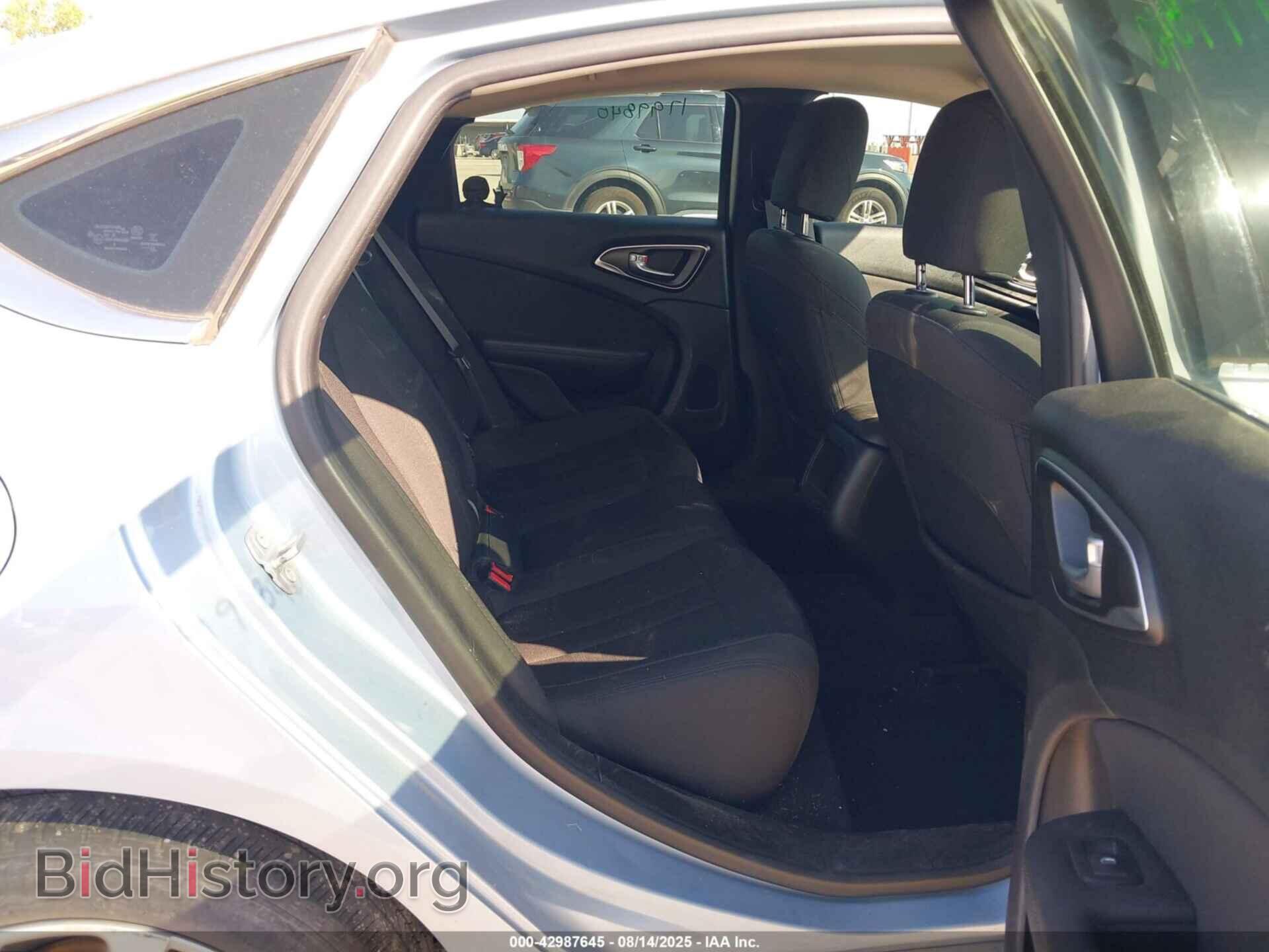 2015 CHRYSLER 200 - VIN: 1C3CCCAB1FN742882 - Фото 8