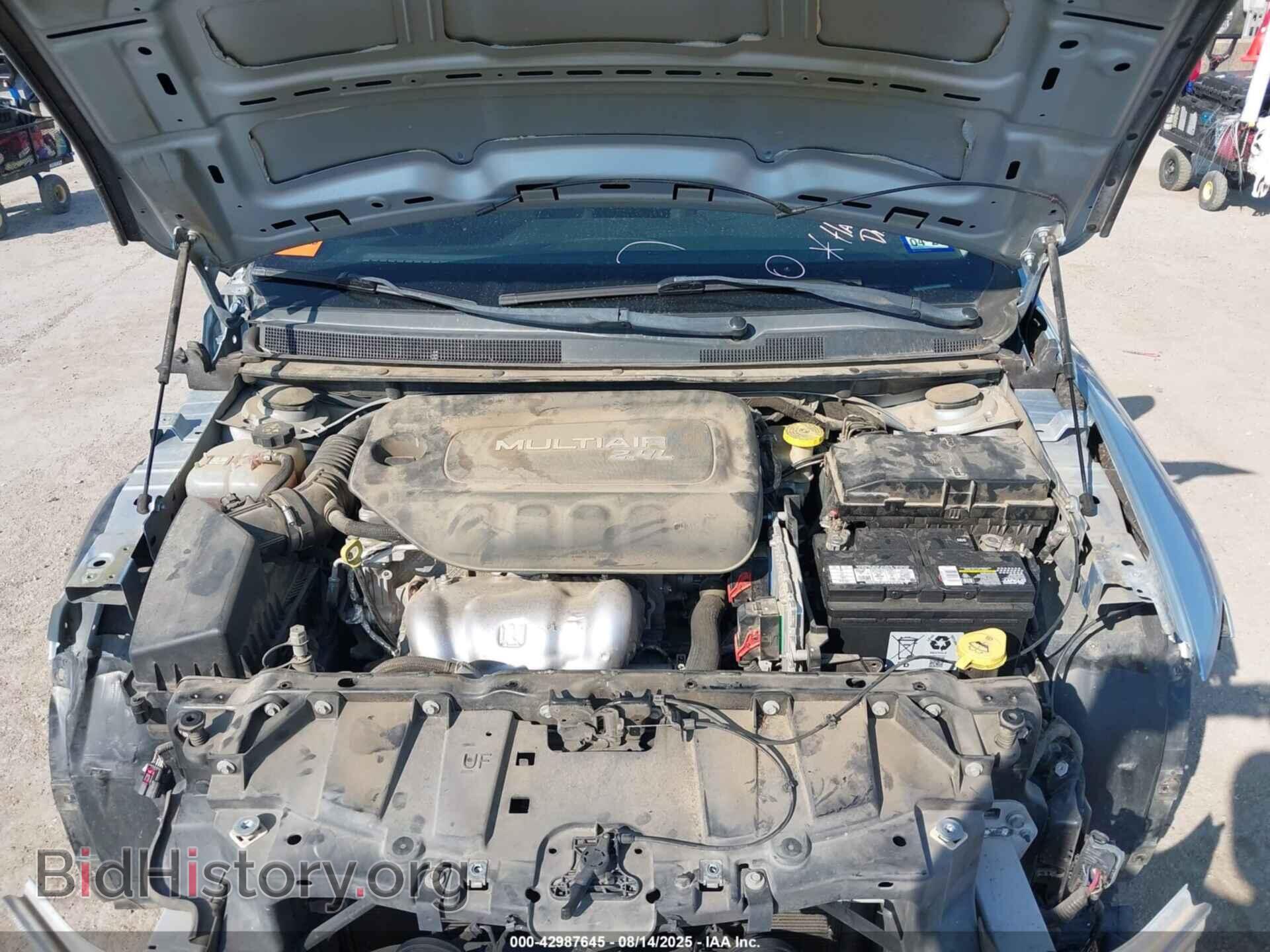 2015 CHRYSLER 200 - VIN: 1C3CCCAB1FN742882 - Фото 10