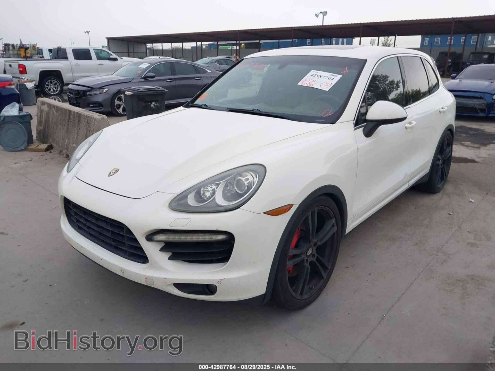2011 PORSCHE CAYENNE - VIN: WP1AC2A25BLA81472 - Фото 2