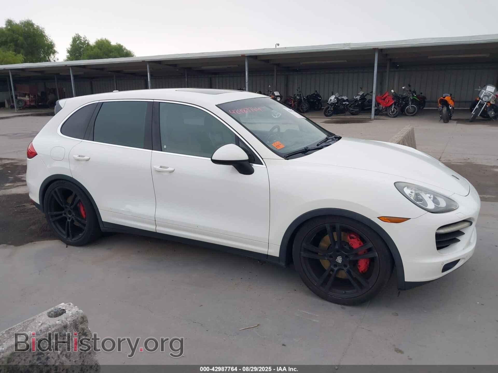 2011 PORSCHE CAYENNE - VIN: WP1AC2A25BLA81472 - Фото 12