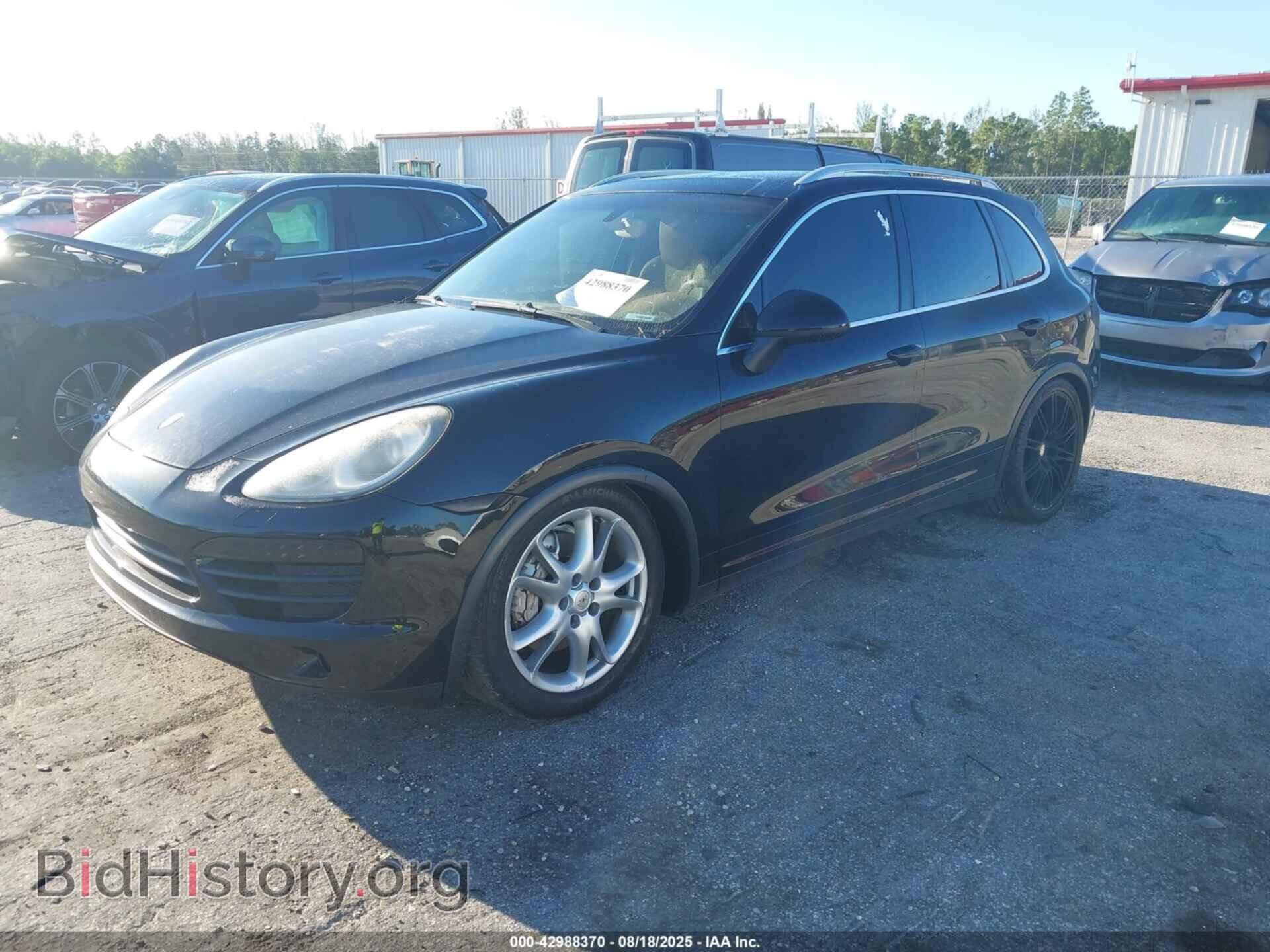 2011 PORSCHE CAYENNE - VIN: WP1AB2A28BLA54494 - Фото 2
