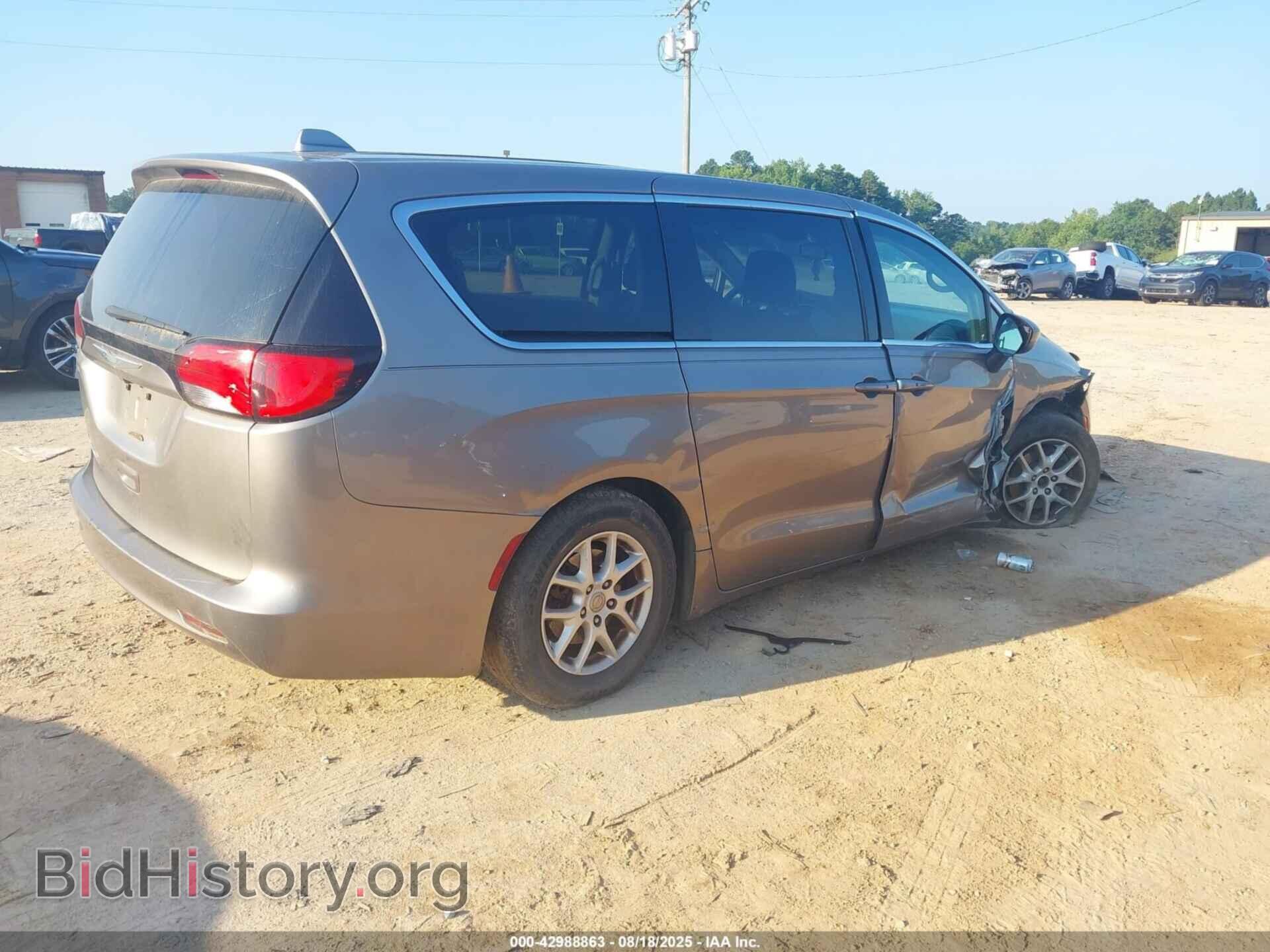 2017 CHRYSLER PACIFICA - VIN: 2C4RC1DGXHR729815 - Фото 4