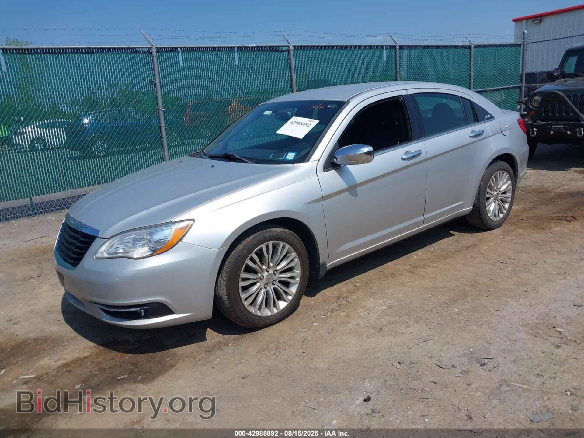 2012 CHRYSLER 200 - VIN: 1C3CCBCB7CN117048 - Photo 2