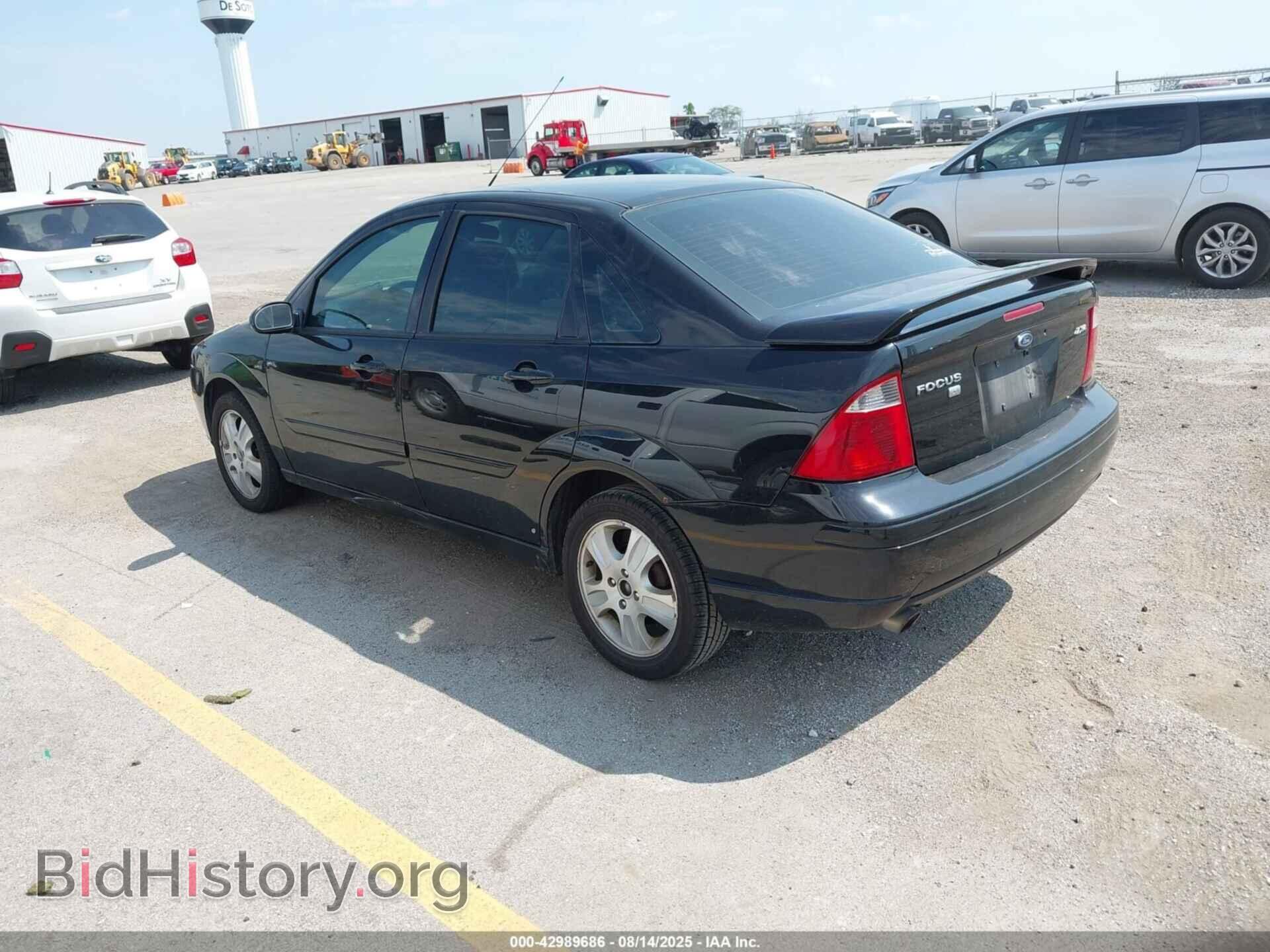 2005 FORD FOCUS - VIN: 1FAFP38Z85W115921 - Фото 3