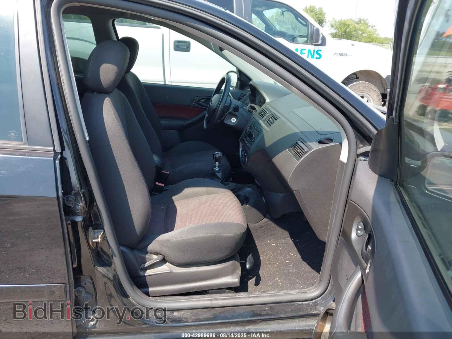 2005 FORD FOCUS - VIN: 1FAFP38Z85W115921 - Фото 5