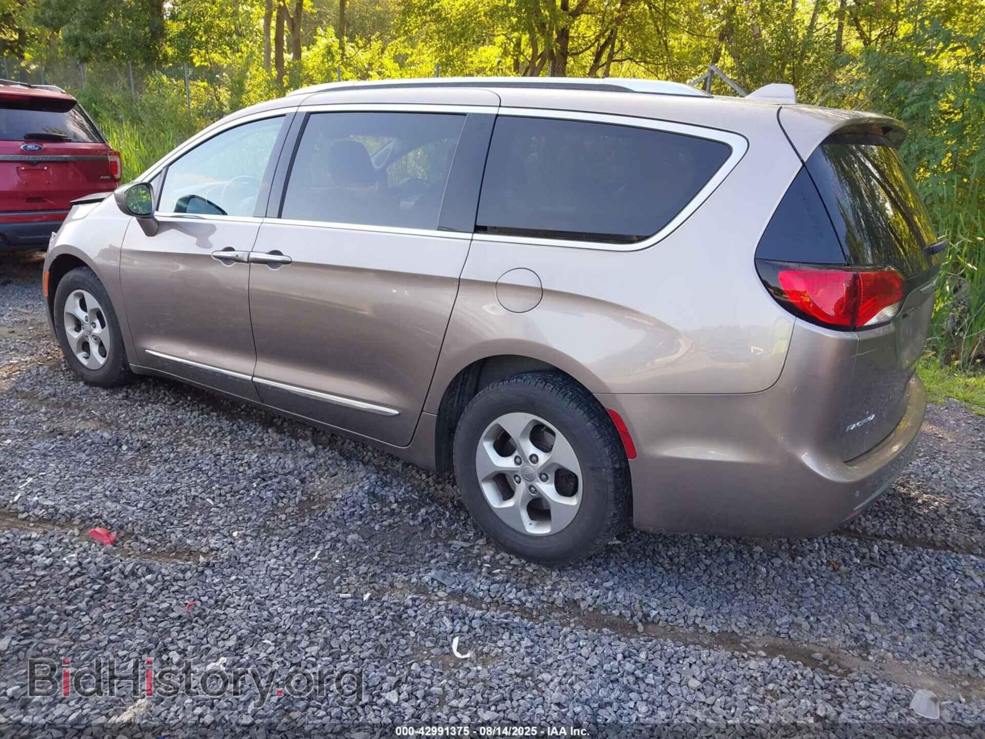 2017 CHRYSLER PACIFICA - VIN: 2C4RC1EGXHR559759 - Фото 3
