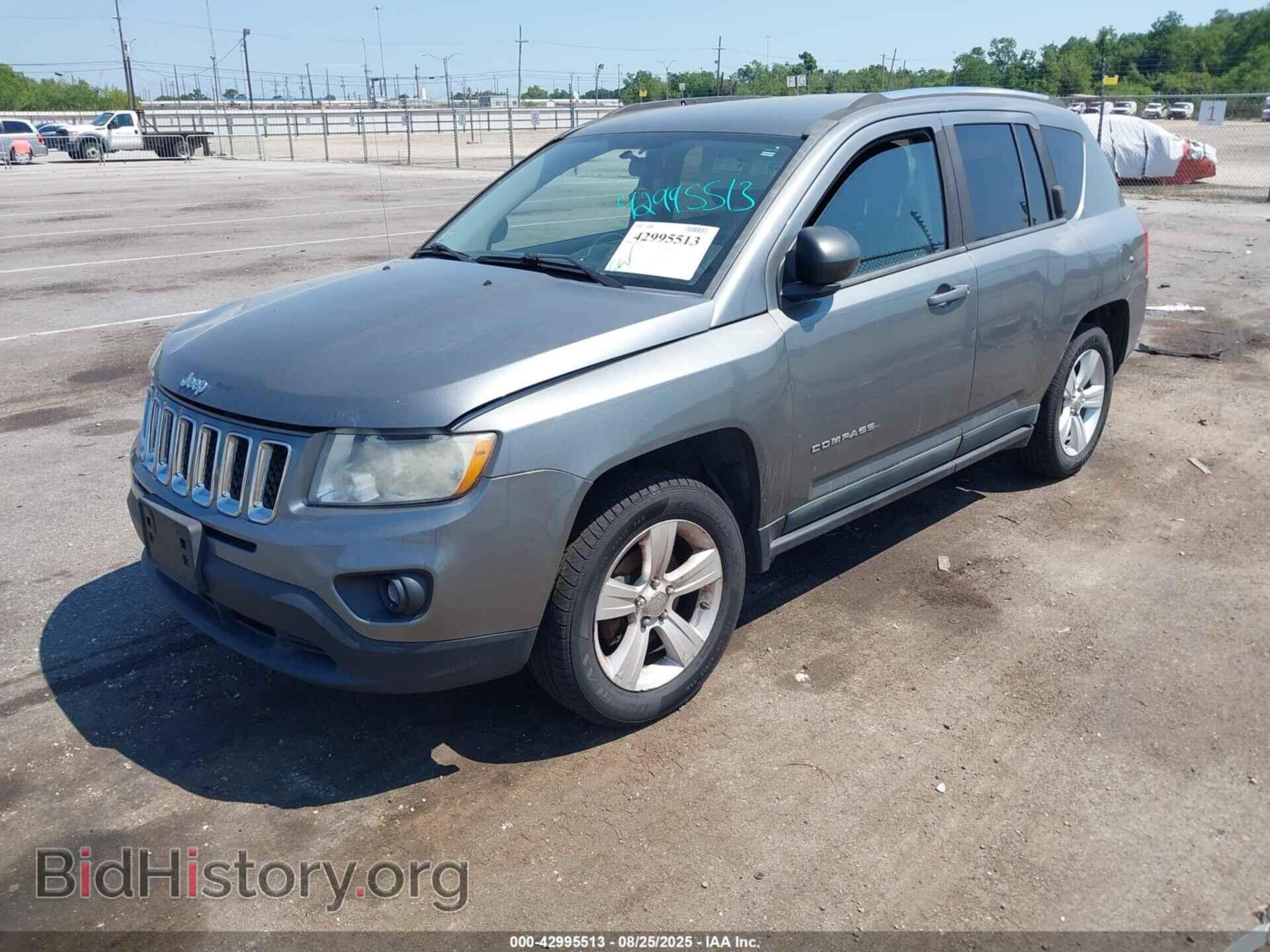 2011 JEEP COMPASS - VIN: 1J4NT1FA9BD245856 - Photo 2