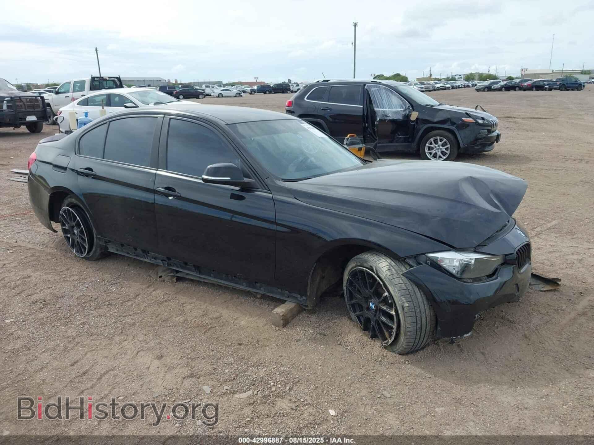 Фотография WBA8A9C59HK620080 - BMW 320I 2017
