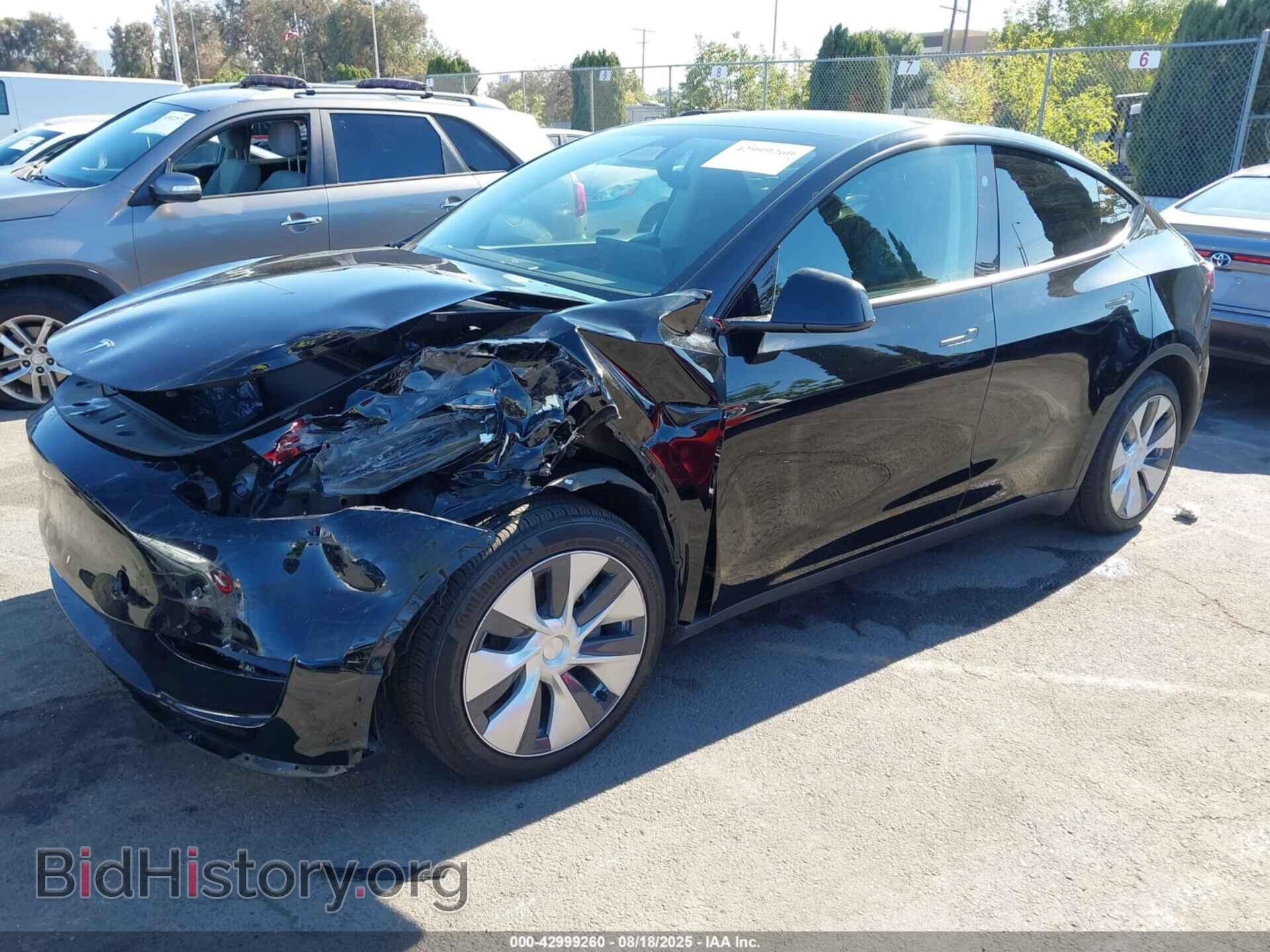 2024 TESLA MODEL Y - VIN: 7SAYGDED5RF054445 - Фото 2