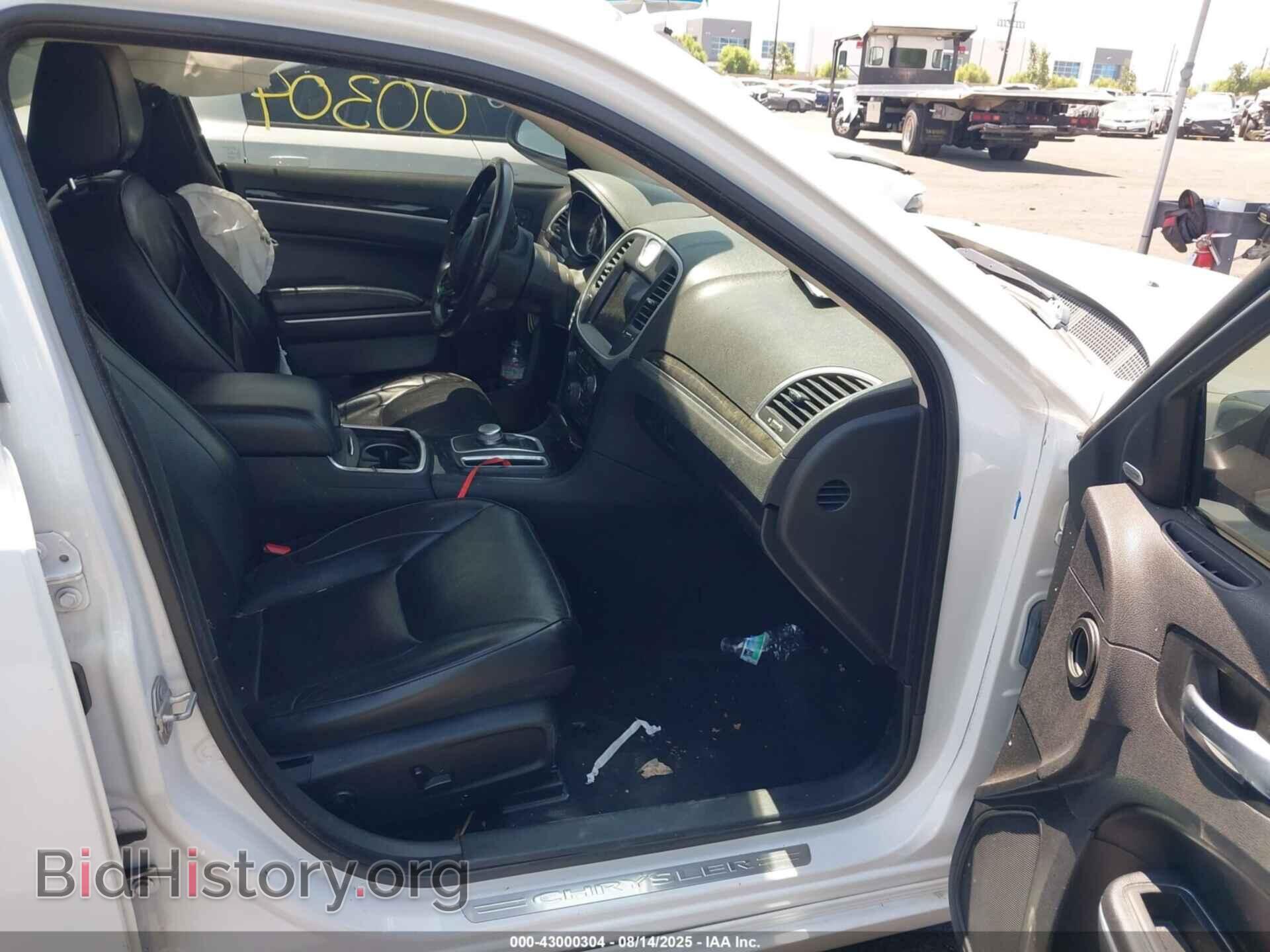 2019 CHRYSLER 300 - VIN: 2C3CCAEG5KH586018 - Фото 5