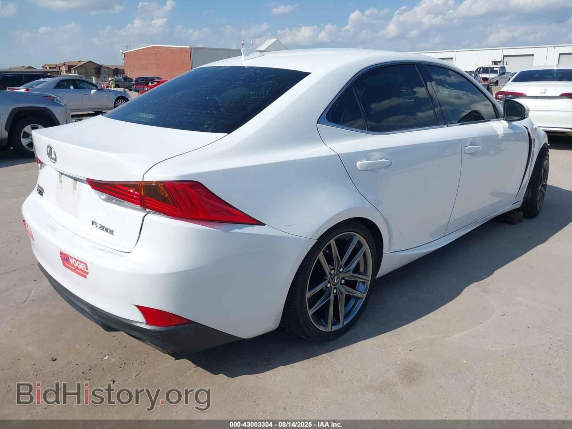 2017 LEXUS IS 200T - VIN: JTHBA1D25H5041762 - Фото 4
