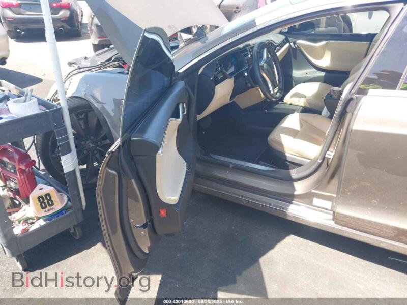 2016 Tesla MODEL S (VIN 5YJSA1E2XGF170982) — фото 5 из 18