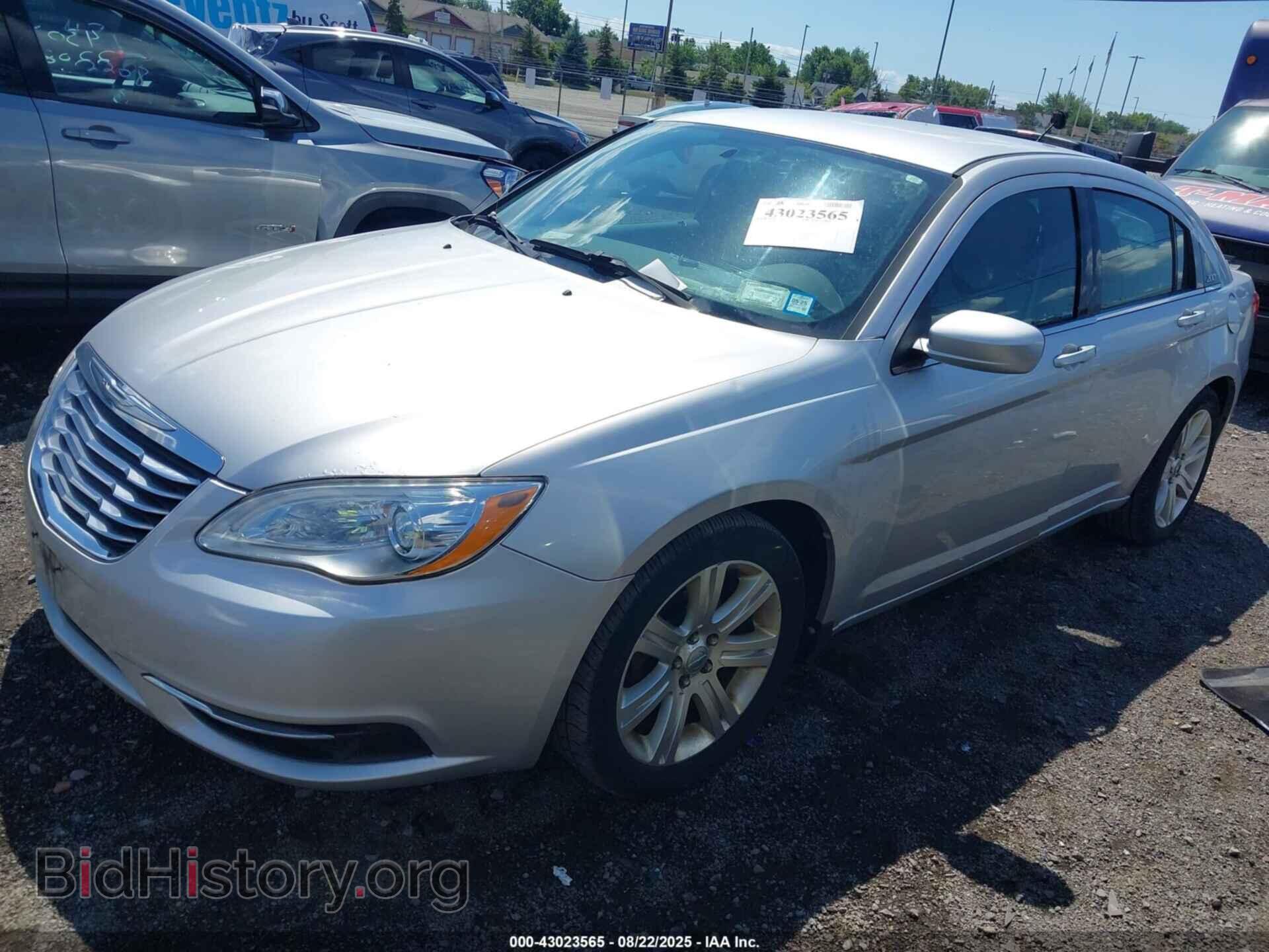 2011 CHRYSLER 200 - VIN: 1C3BC1FB6BN619016 - Фото 2
