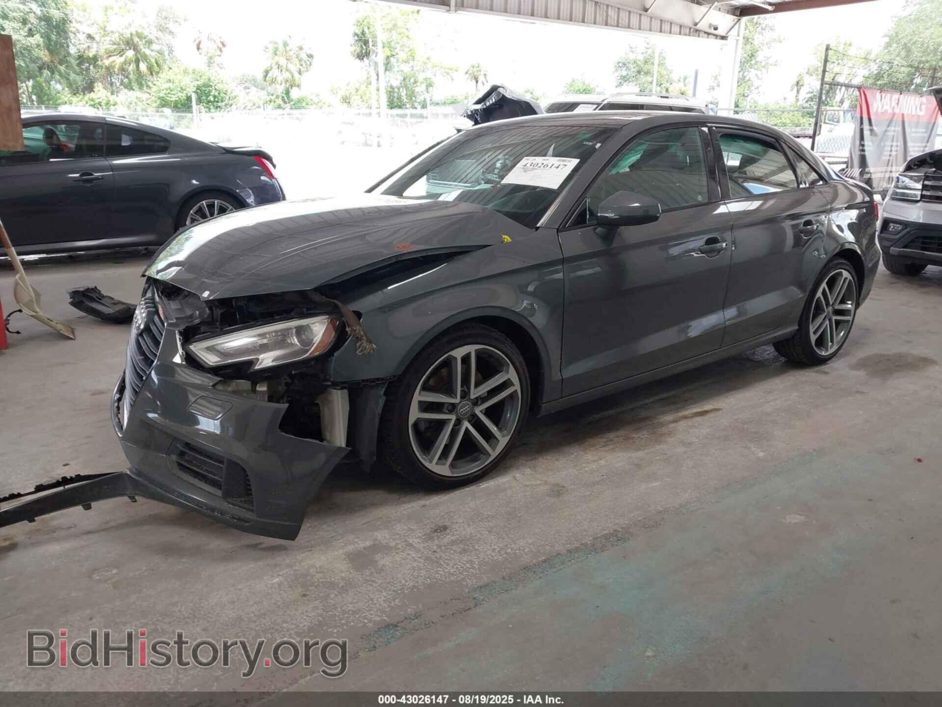 2019 AUDI A3 - VIN: WAUAUGFF9KA085976 - Фото 2
