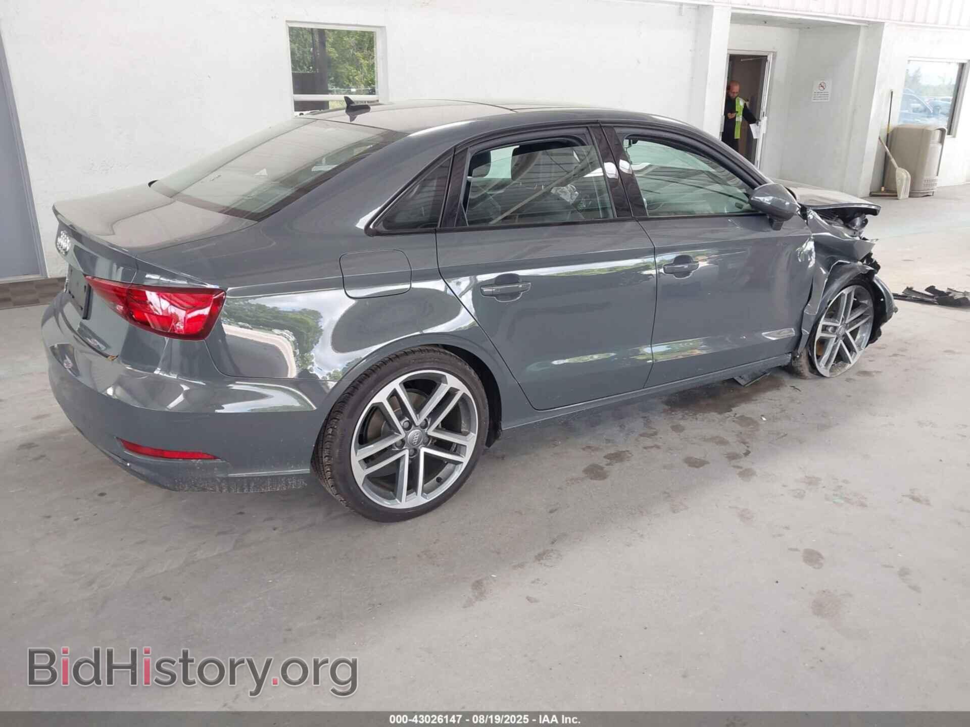 2019 AUDI A3 - VIN: WAUAUGFF9KA085976 - Фото 4