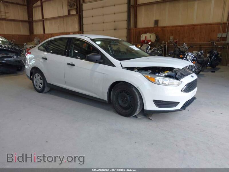 2017 Ford FOCUS S (VIN 1FADP3E24HL322116) — фото 1 из 16, IAAI, повреждение: передняя часть
