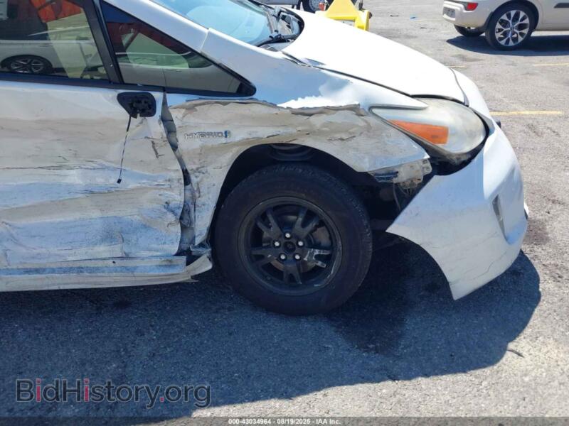 2013 Toyota PRIUS (VIN JTDKN3DU3D5570804) — фото 6 из 16