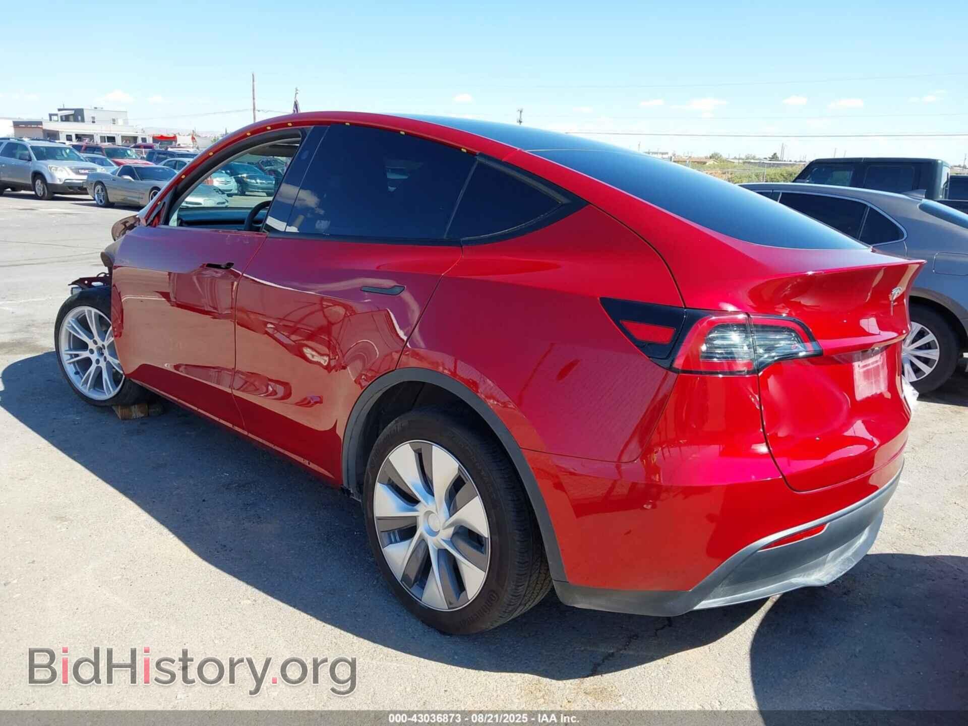 2024 TESLA MODEL Y - VIN: 7SAYGAEE1RF048102 - Фото 3