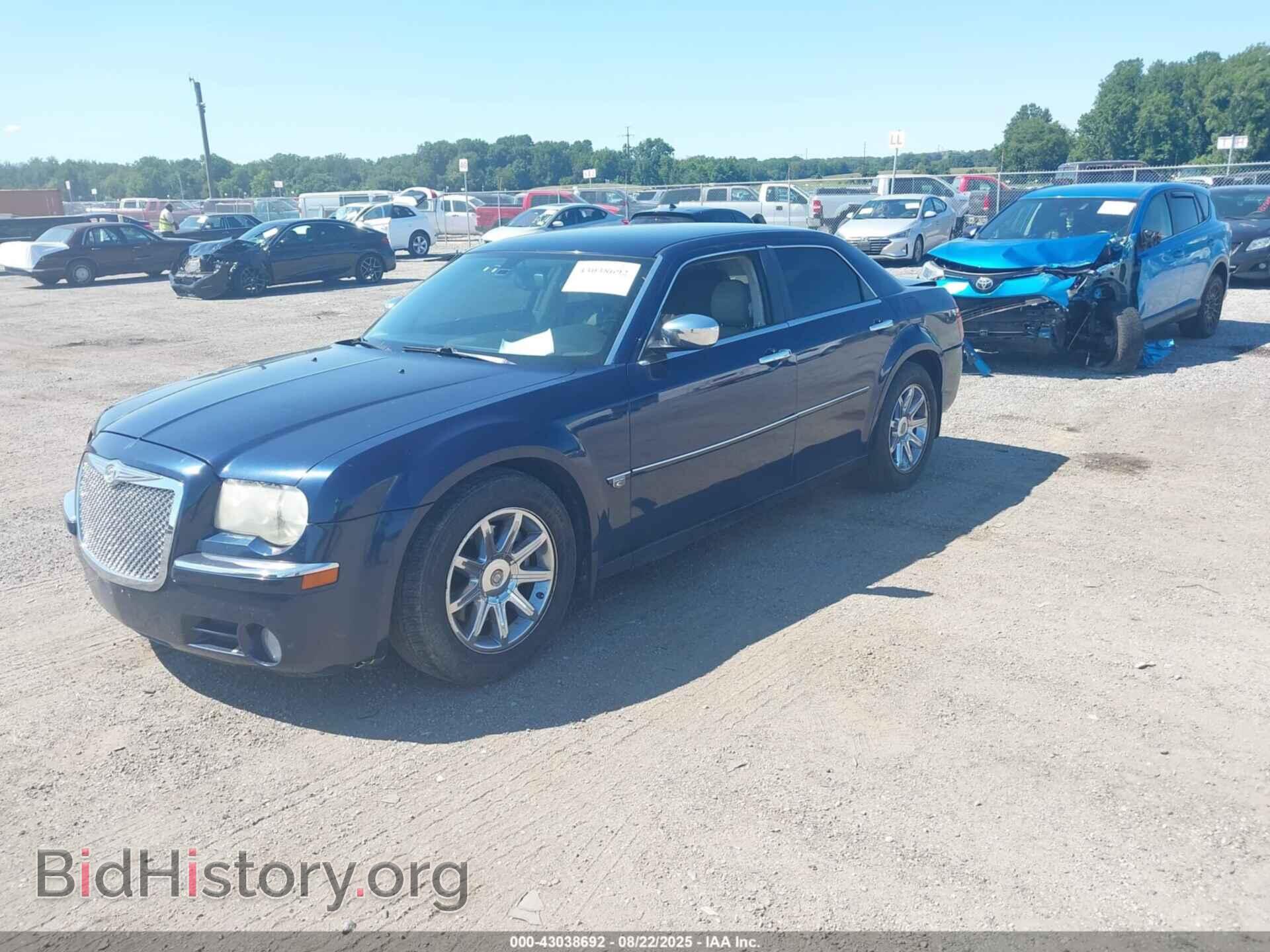 2006 CHRYSLER 300C - VIN: 2C3LA63H46H377955 - Фото 2