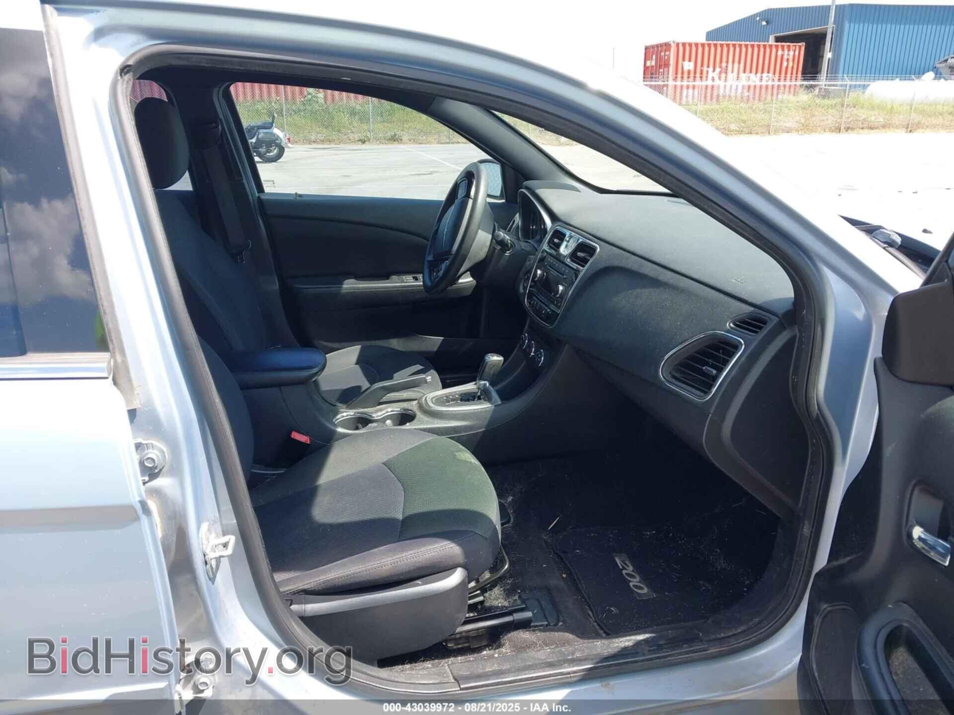 2012 CHRYSLER 200 - VIN: 1C3CCBAB1CN190676 - Фото 5