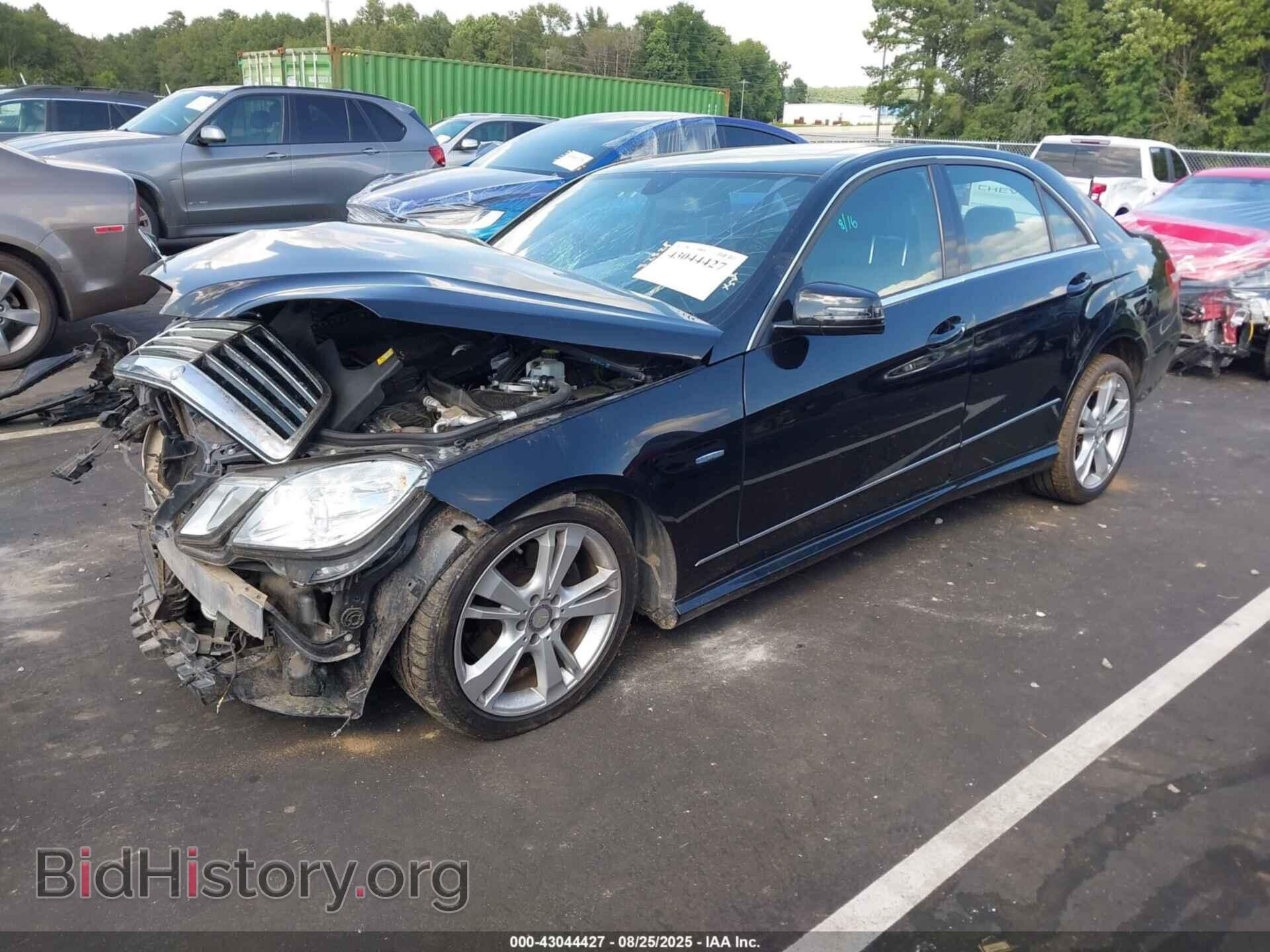 2012 MERCEDES-BENZ E 350 - VIN: WDDHF5KB5CA608615 - Фото 2