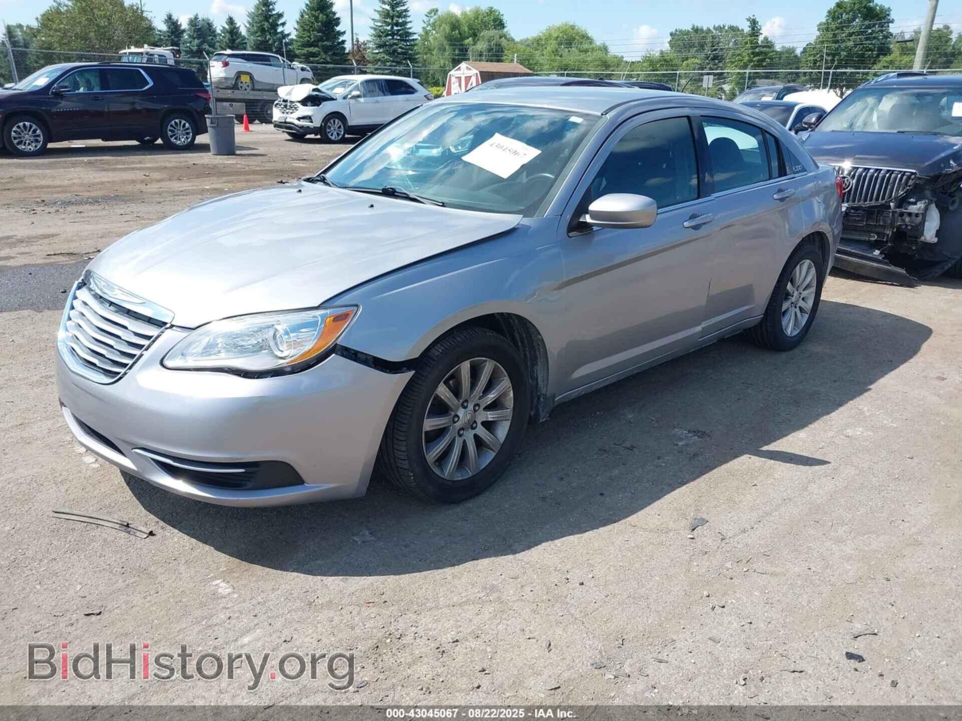 2013 CHRYSLER 200 - VIN: 1C3CCBBB7DN736073 - Фото 2