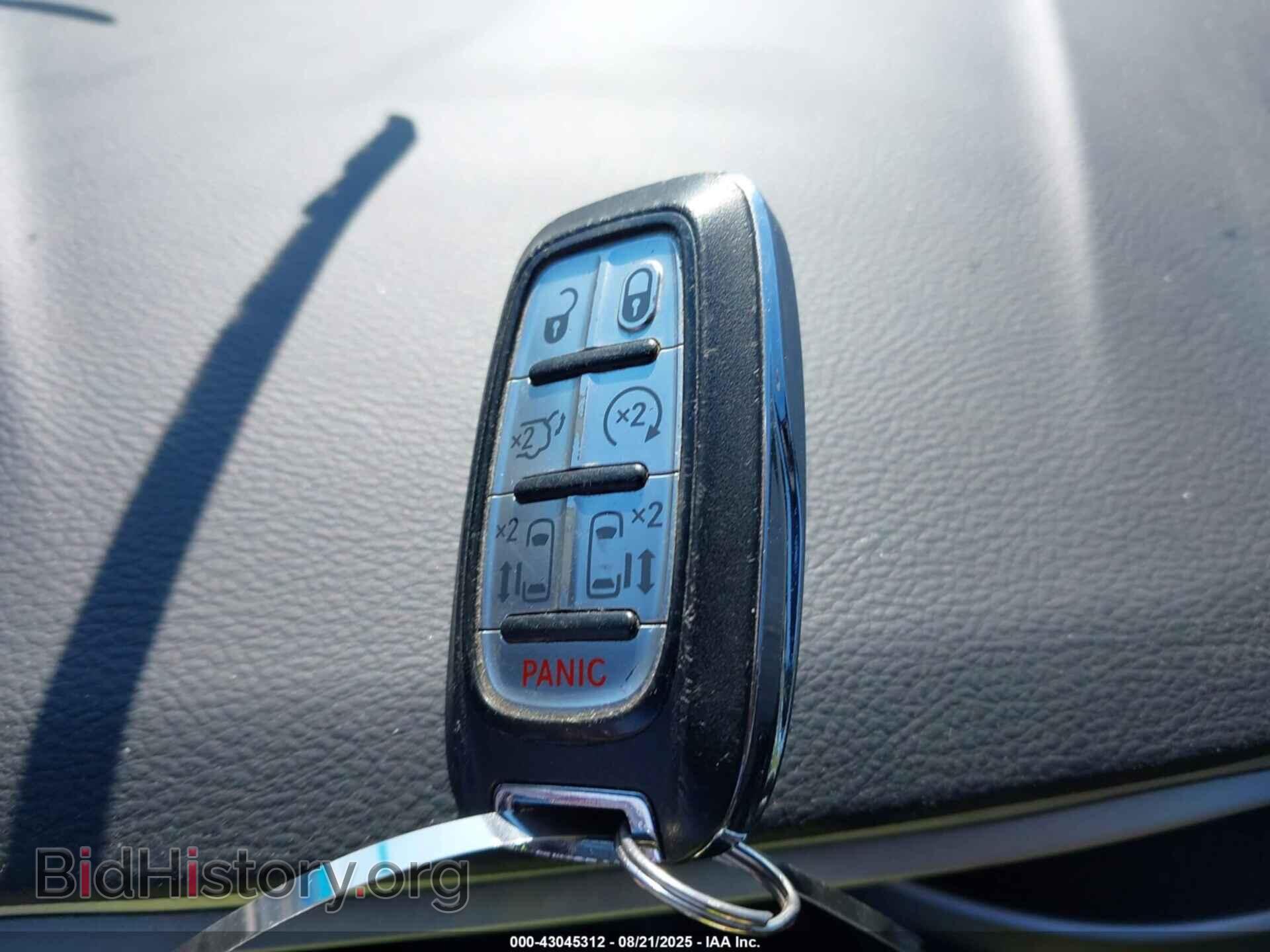 2020 CHRYSLER PACIFICA - VIN: 2C4RC1BG4LR250527 - Фото 11