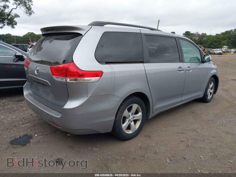 2011 Toyota SIENNA (VIN 5TDKK3DC2BS044879) — photo 4 of 17