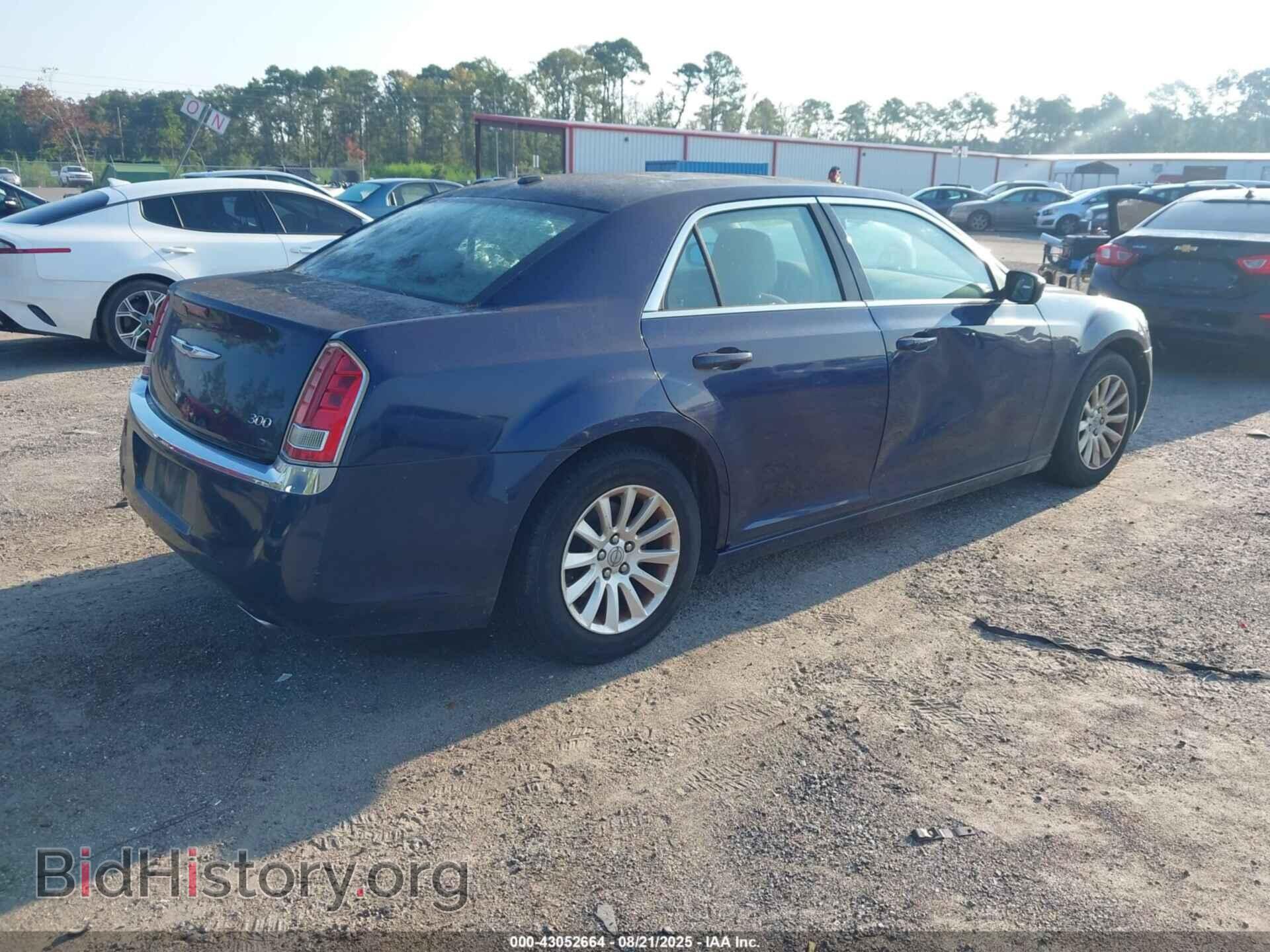 2013 CHRYSLER 300 - VIN: 2C3CCAAG0DH577574 - Фото 4