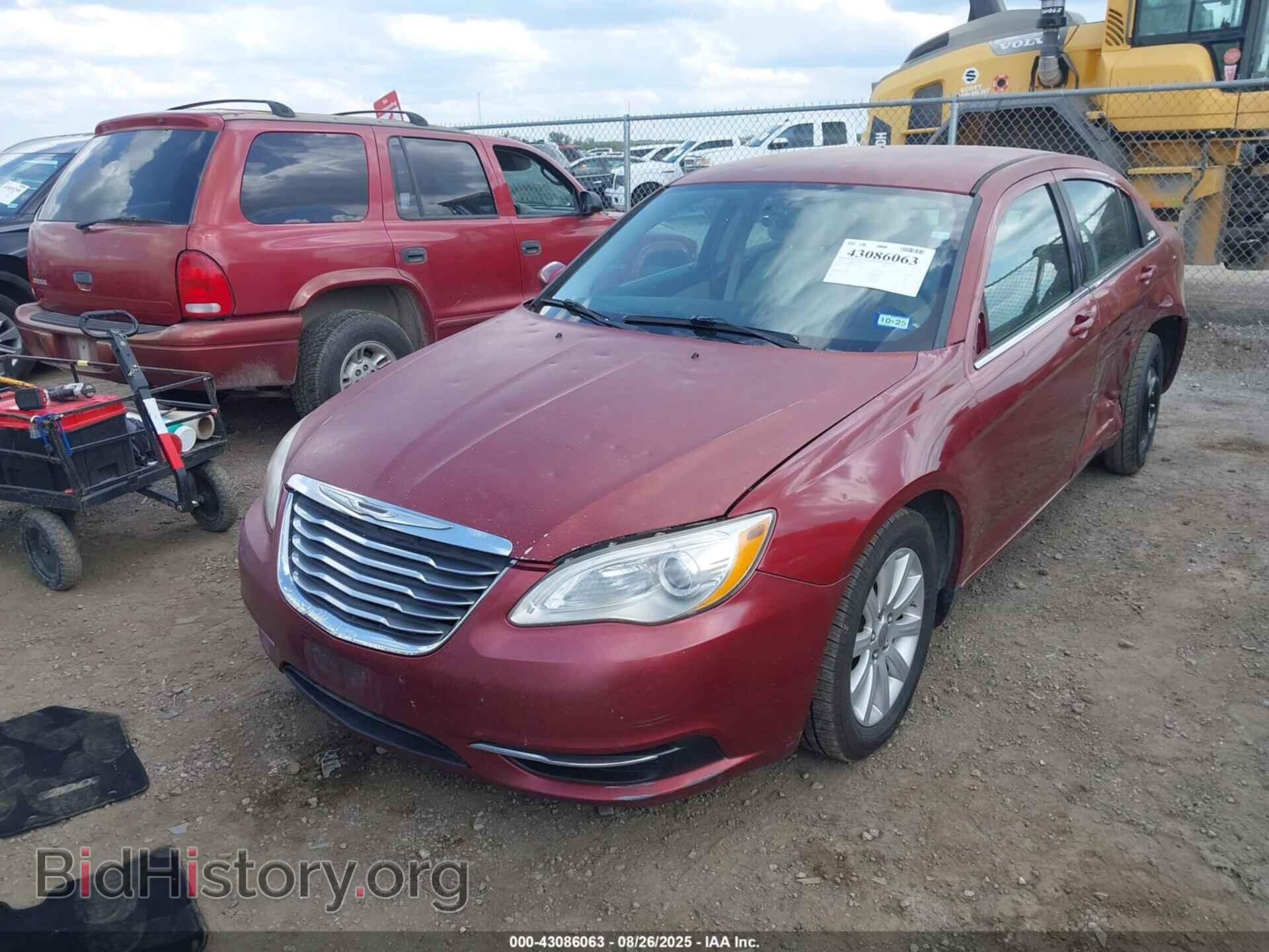 2014 CHRYSLER 200 - VIN: 1C3CCBBBXEN192833 - Фото 2