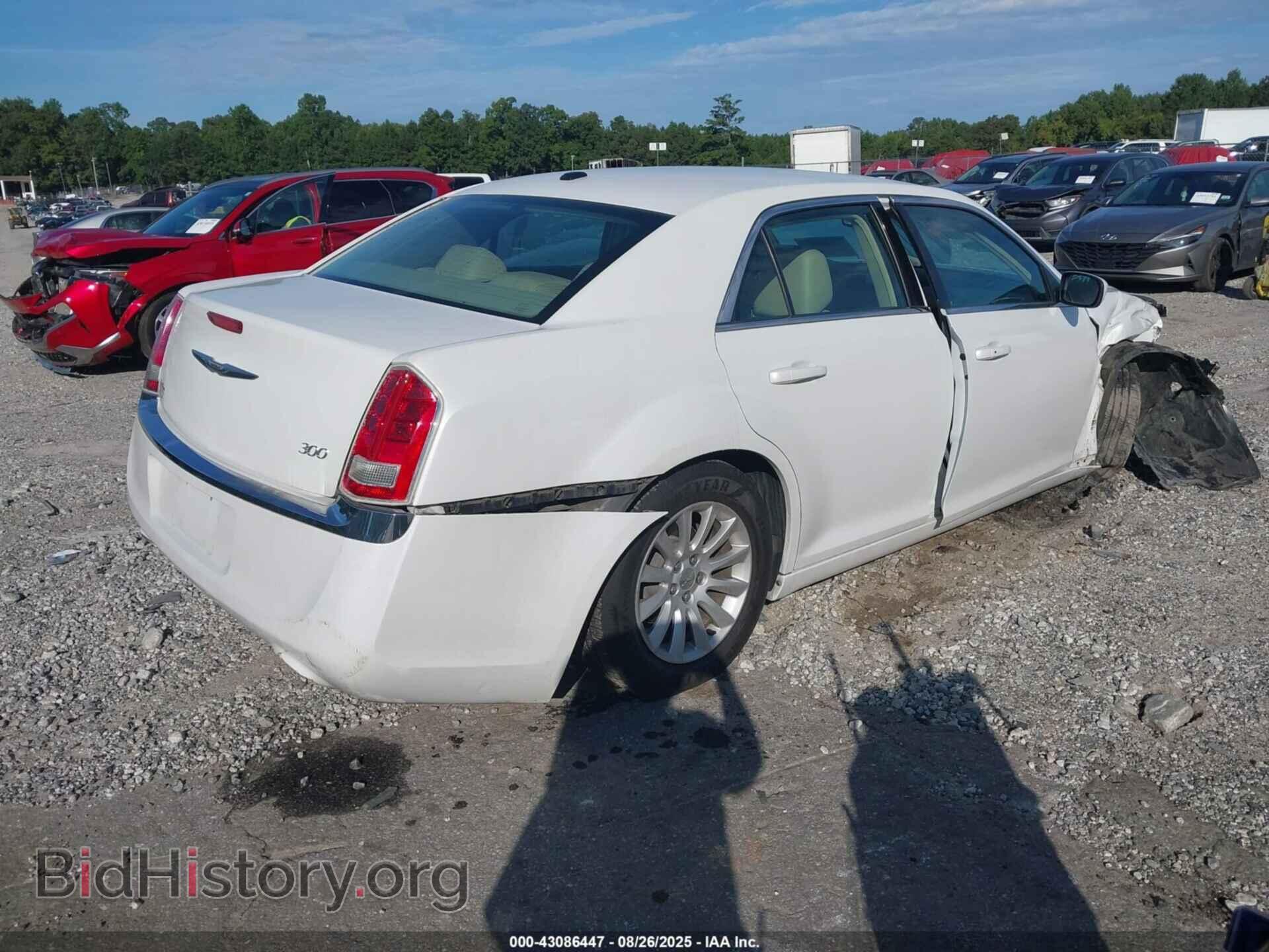2014 CHRYSLER 300 - VIN: 2C3CCAAG1EH283148 - Фото 4