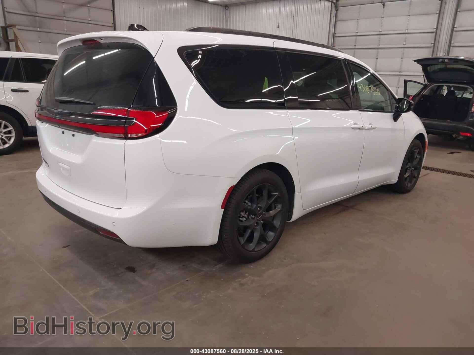 2024 CHRYSLER PACIFICA - VIN: 2C4RC1BG5RR113900 - Фото 4