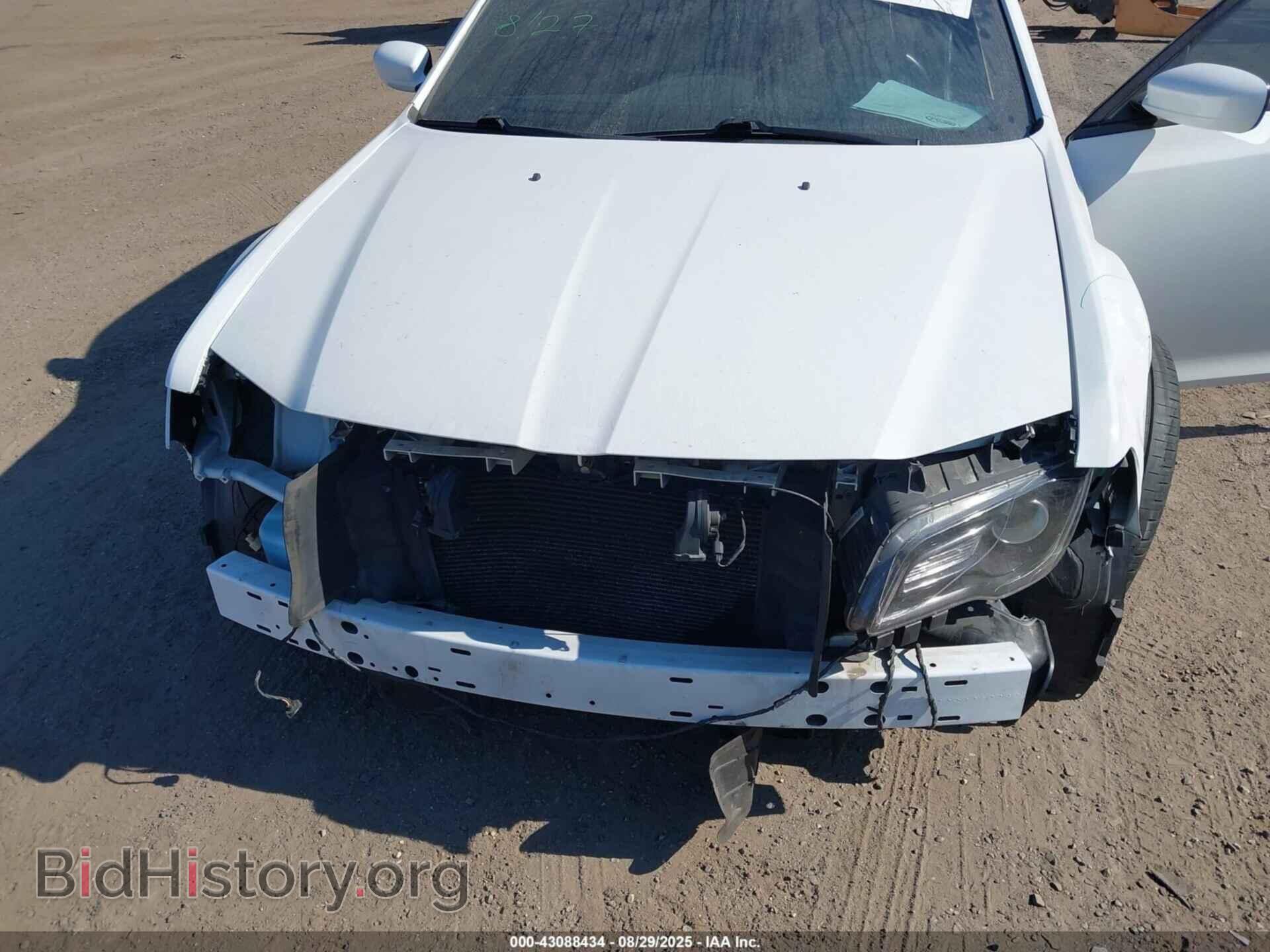 2019 CHRYSLER 300 - VIN: 2C3CCABG8KH637970 - Фото 6