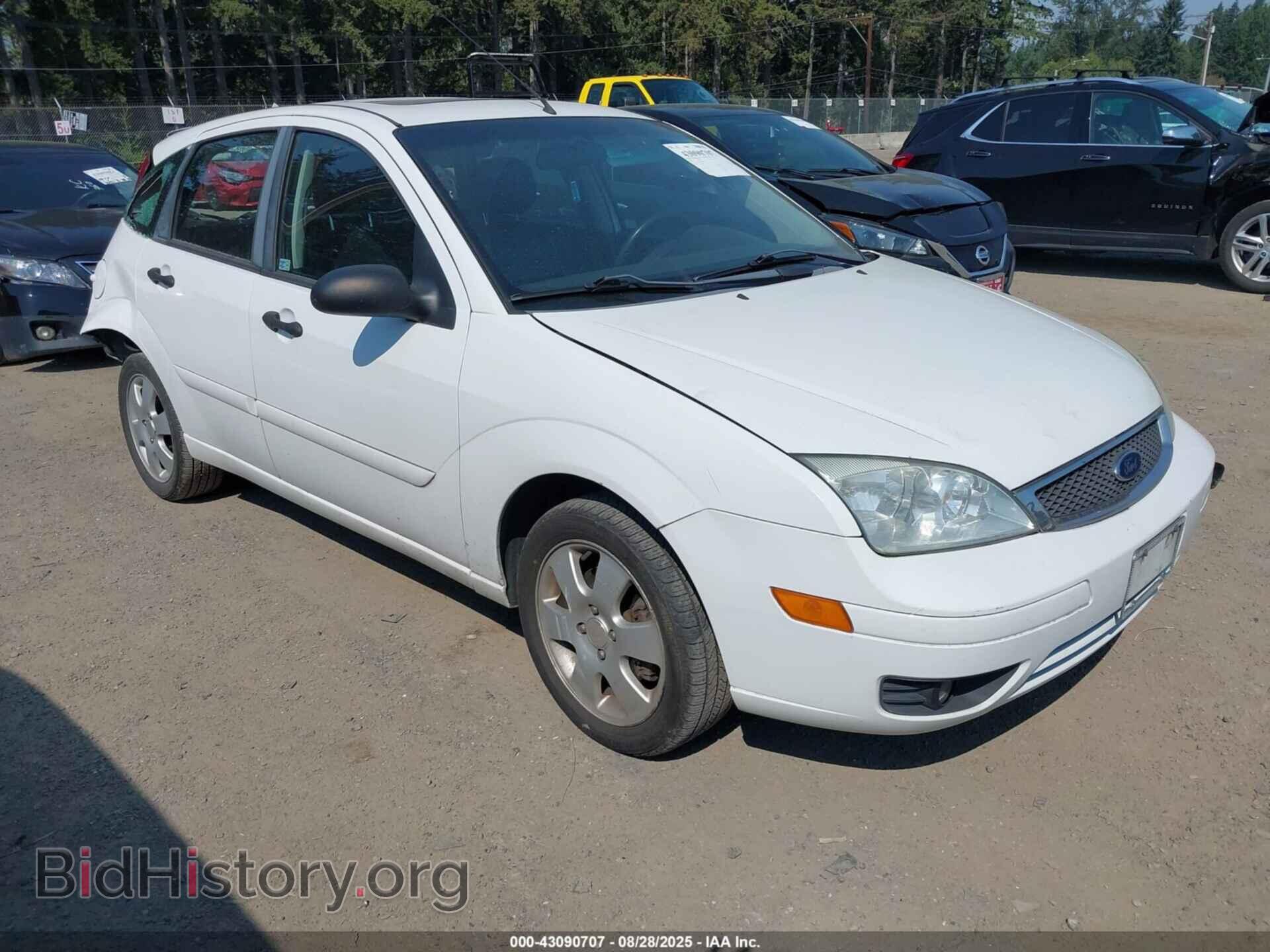 Photo 1FAFP37NX6W173495 - FORD FOCUS 2006