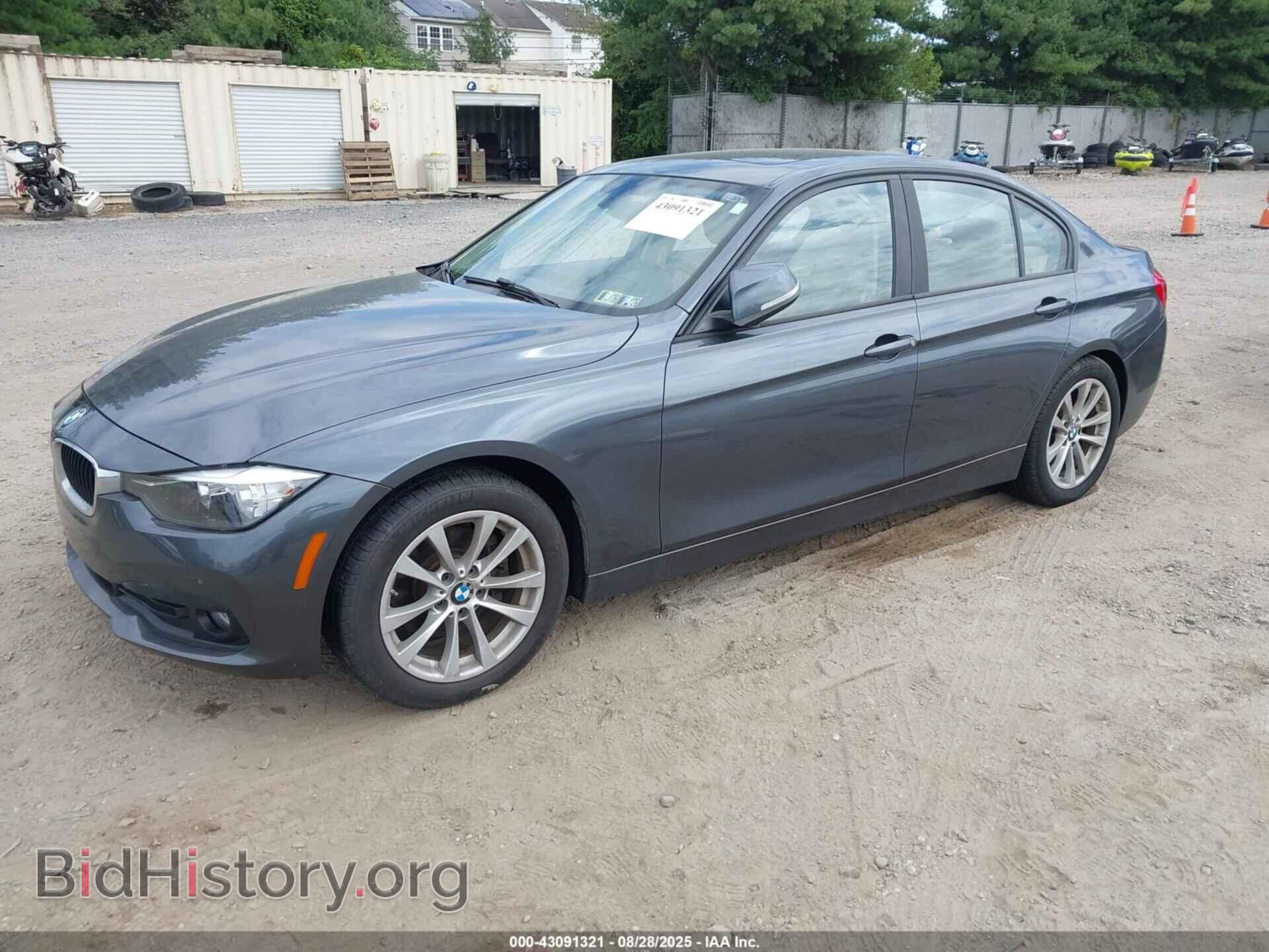 2017 BMW 320I - VIN: WBA8A3C31HK692564 - Фото 2