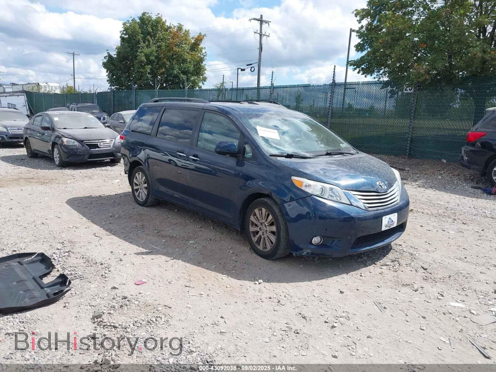 Фотография 5TDDK3DC8BS022460 - TOYOTA SIENNA 2011