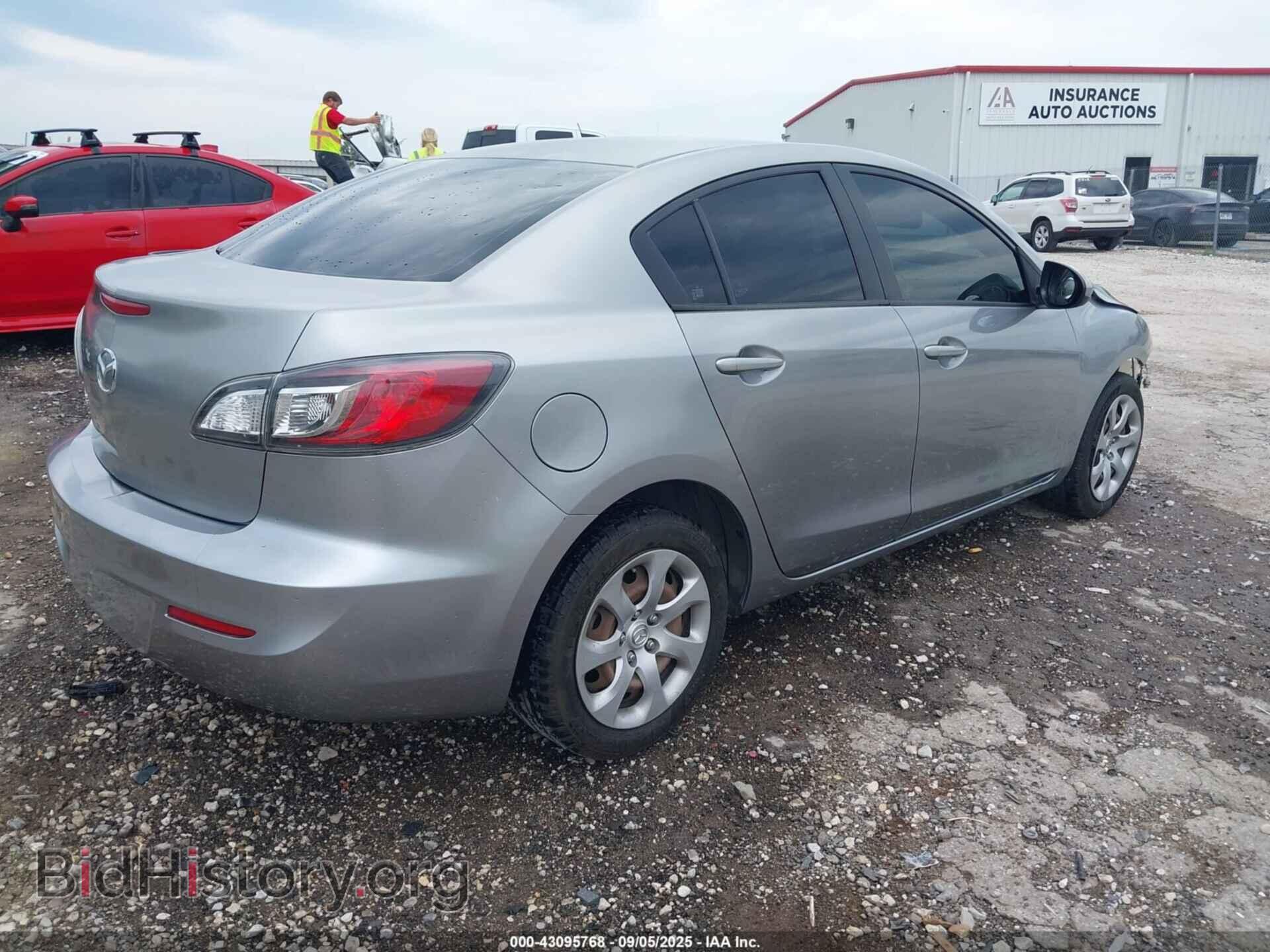 2013 MAZDA MAZDA3 - VIN: JM1BL1TG6D1798759 - Фото 4