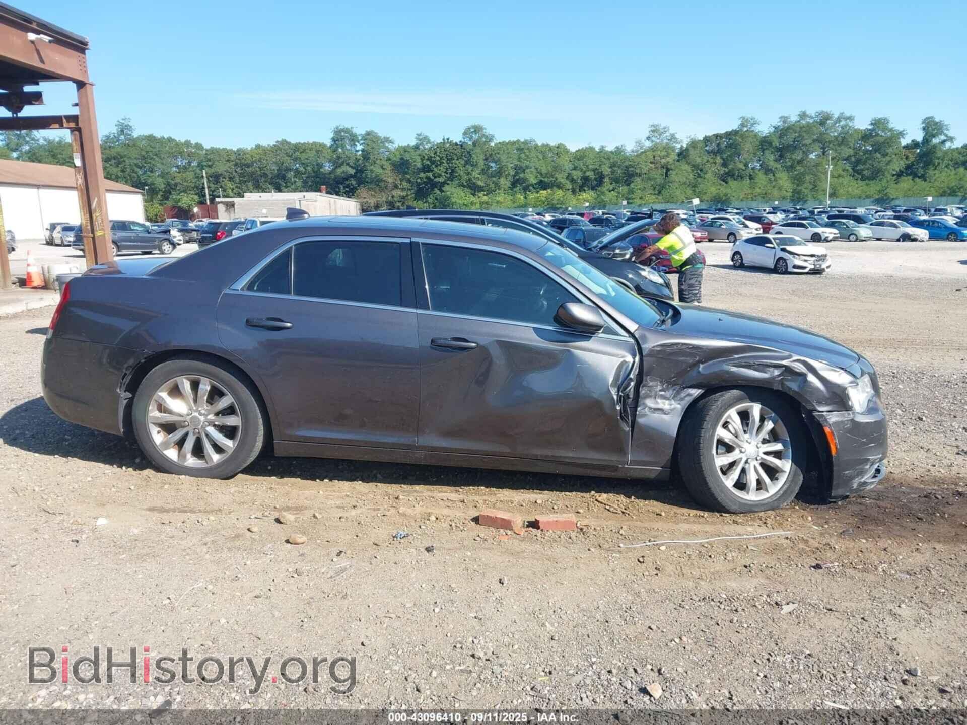 2017 CHRYSLER 300 - VIN: 2C3CCARG8HH512384 - Фото 13