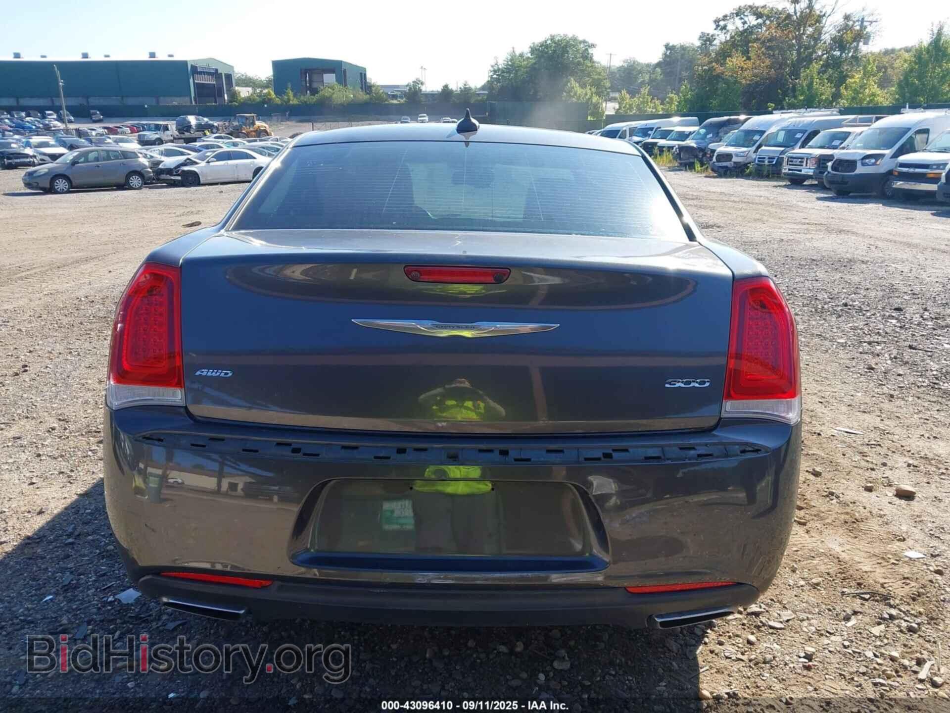 2017 CHRYSLER 300 - VIN: 2C3CCARG8HH512384 - Фото 16