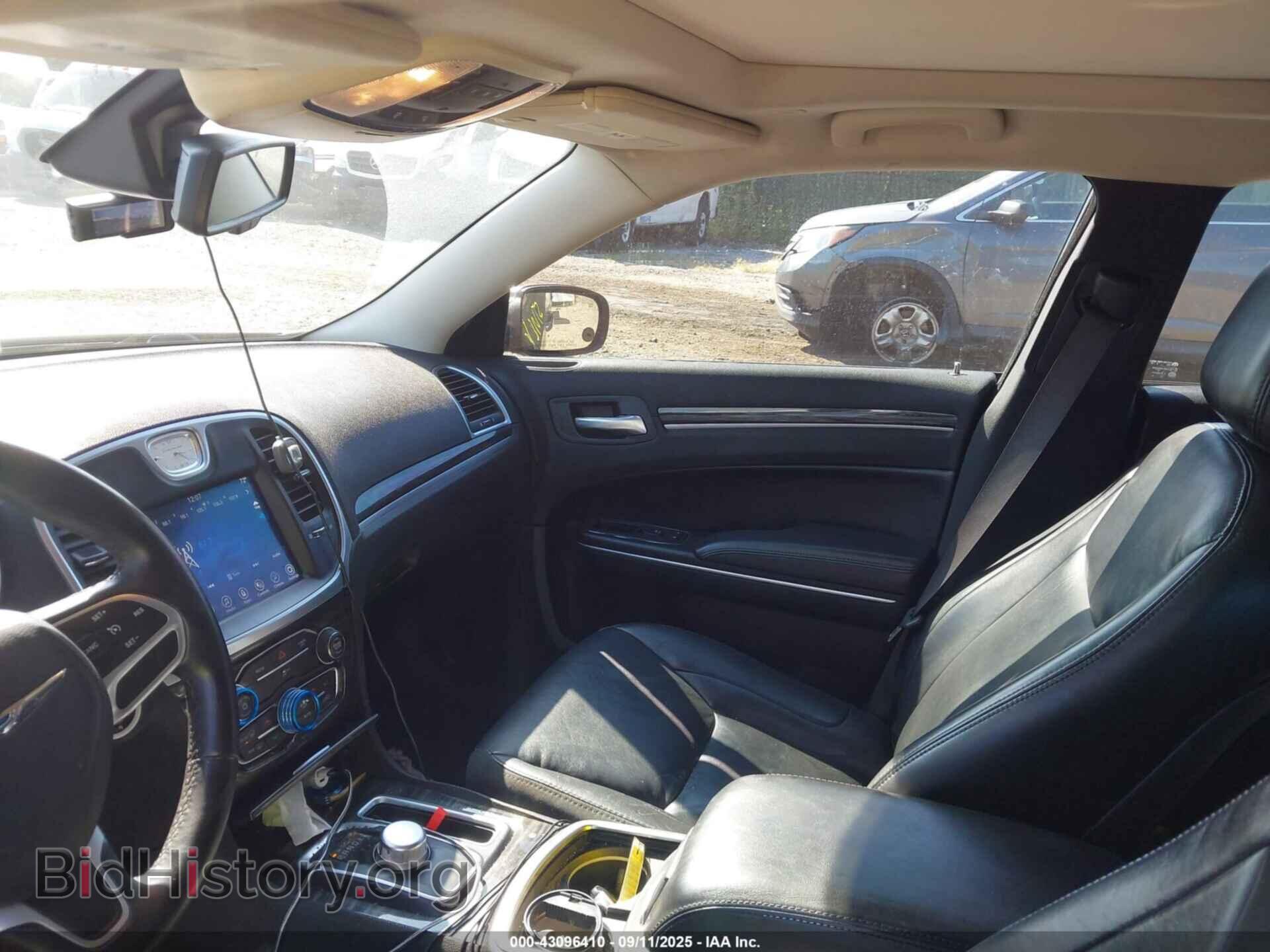 2017 CHRYSLER 300 - VIN: 2C3CCARG8HH512384 - Фото 5