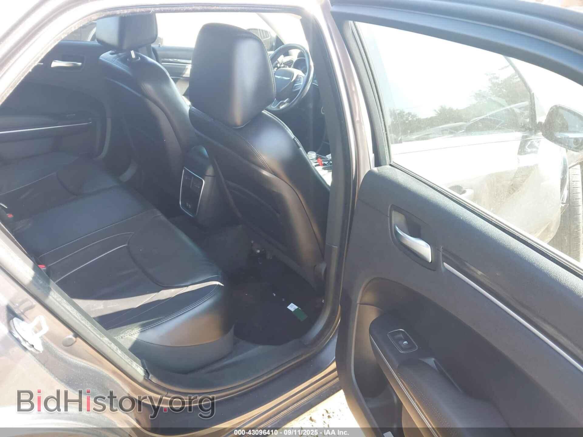 2017 CHRYSLER 300 - VIN: 2C3CCARG8HH512384 - Фото 8