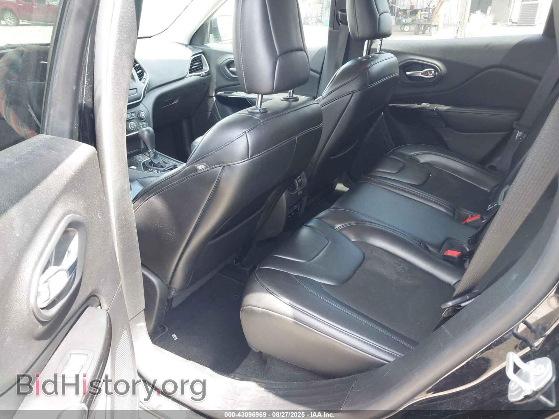 2019 JEEP CHEROKEE - VIN: 1C4PJLLB5KD324678 - Фото 8