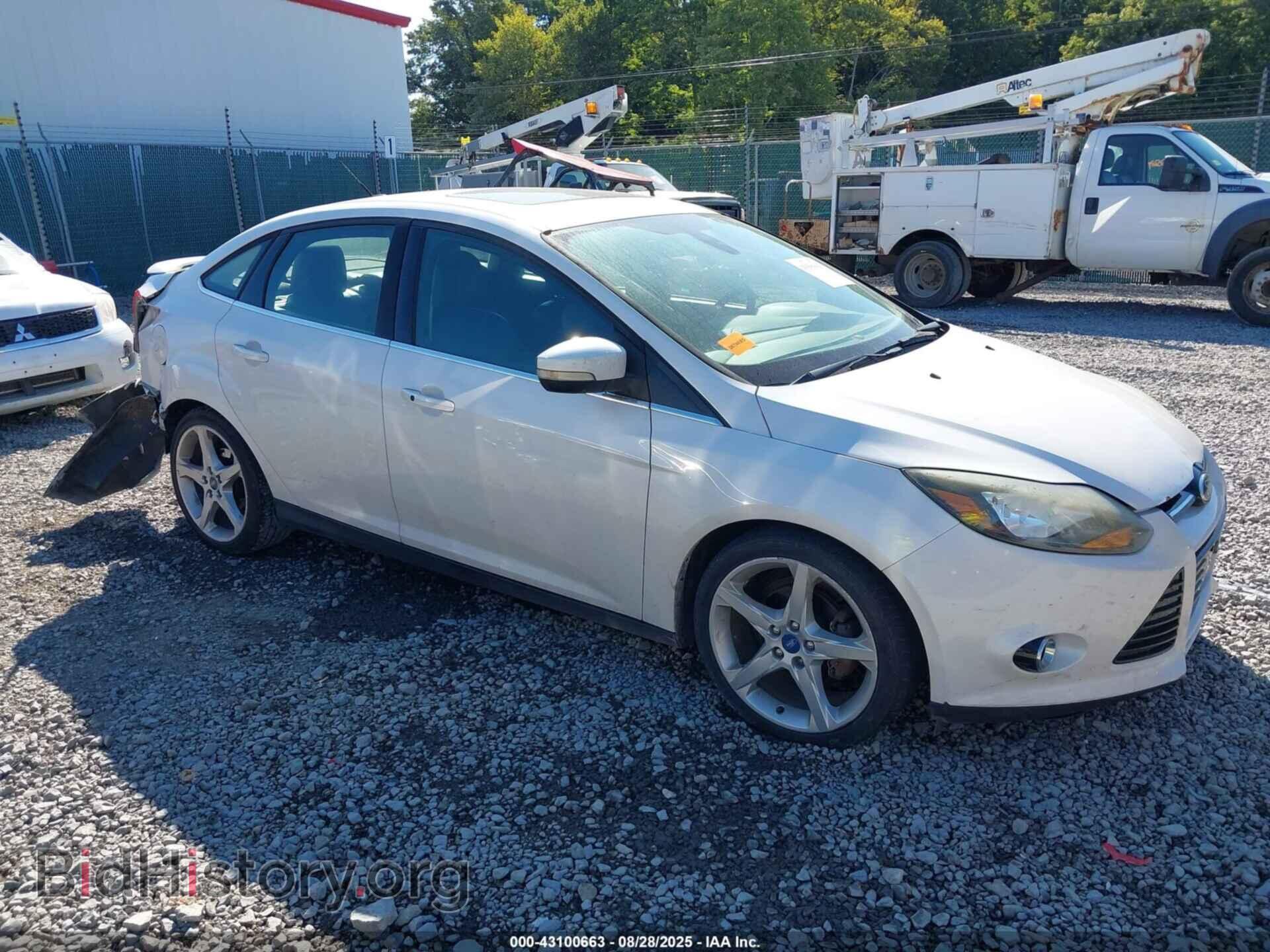 Photo 1FAHP3J29CL426102 - FORD FOCUS 2012